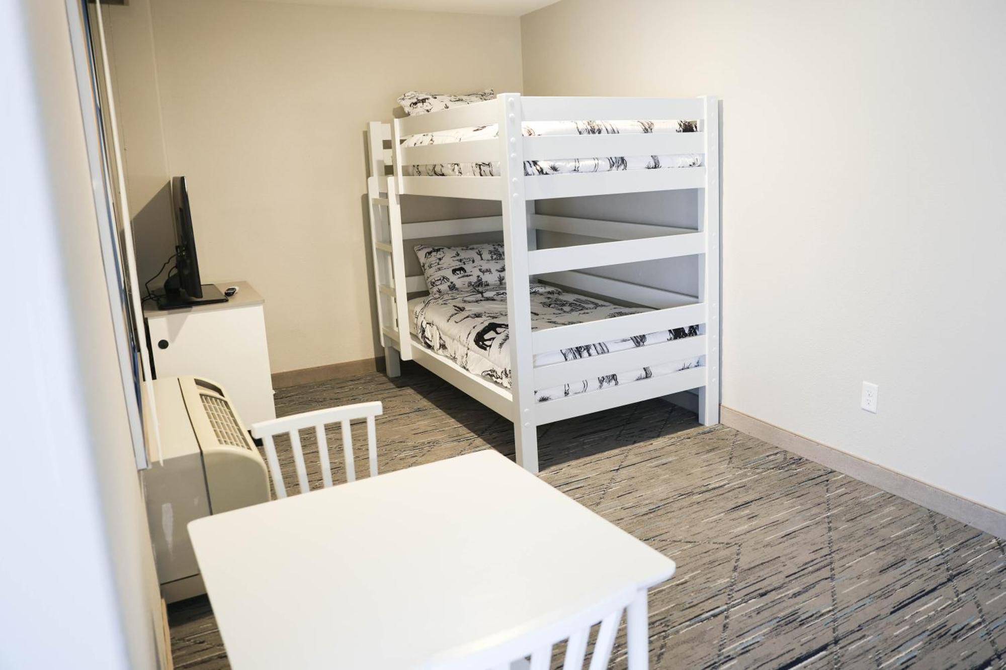 Executive Suite - Non-Smoking
