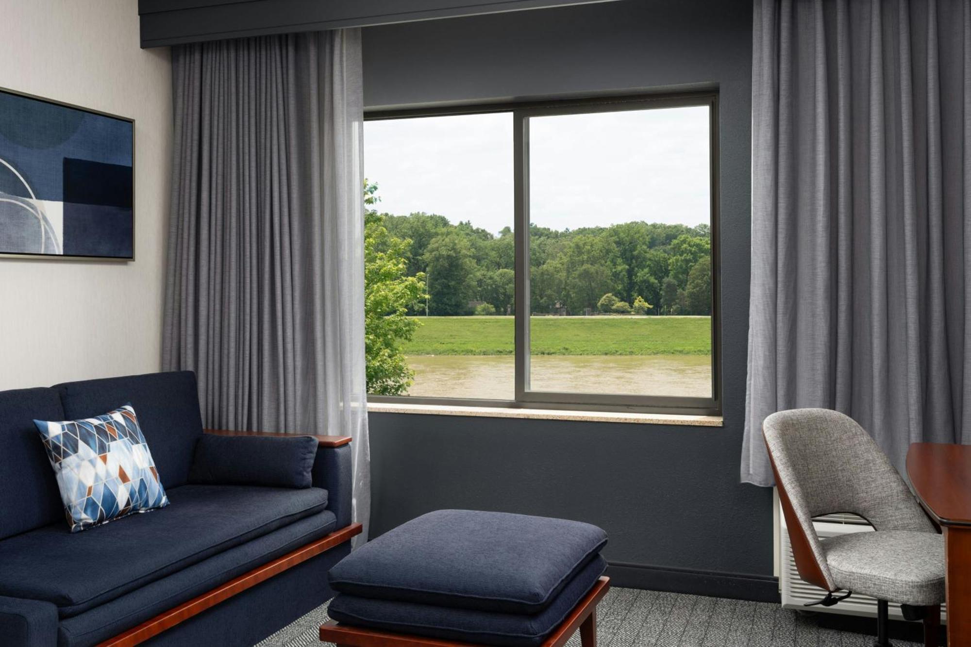 King Room with View,1697884782:JPEG