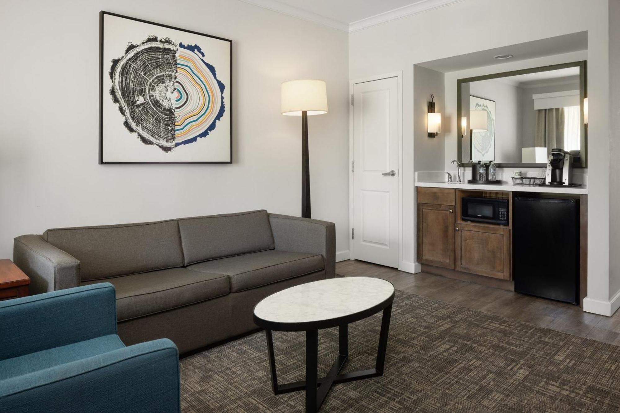 King Suite with Lake View