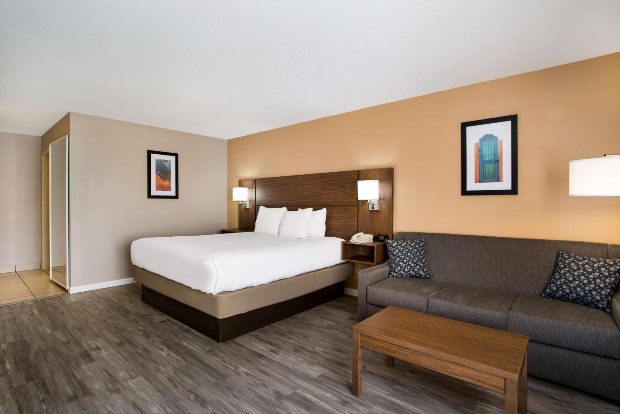 King Room with Sofa Bed - Non-Smoking