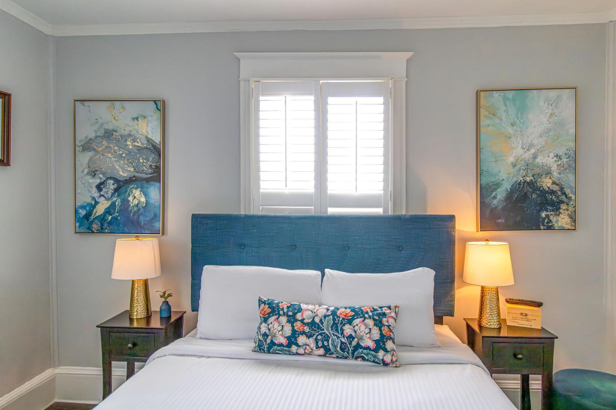 Queen Room with Balcony