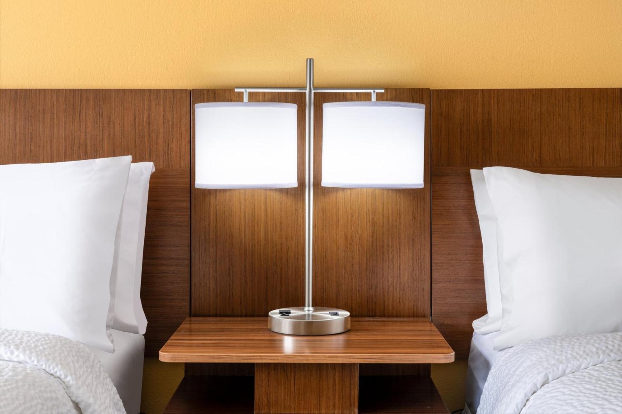 One-Bedroom Queen Suite