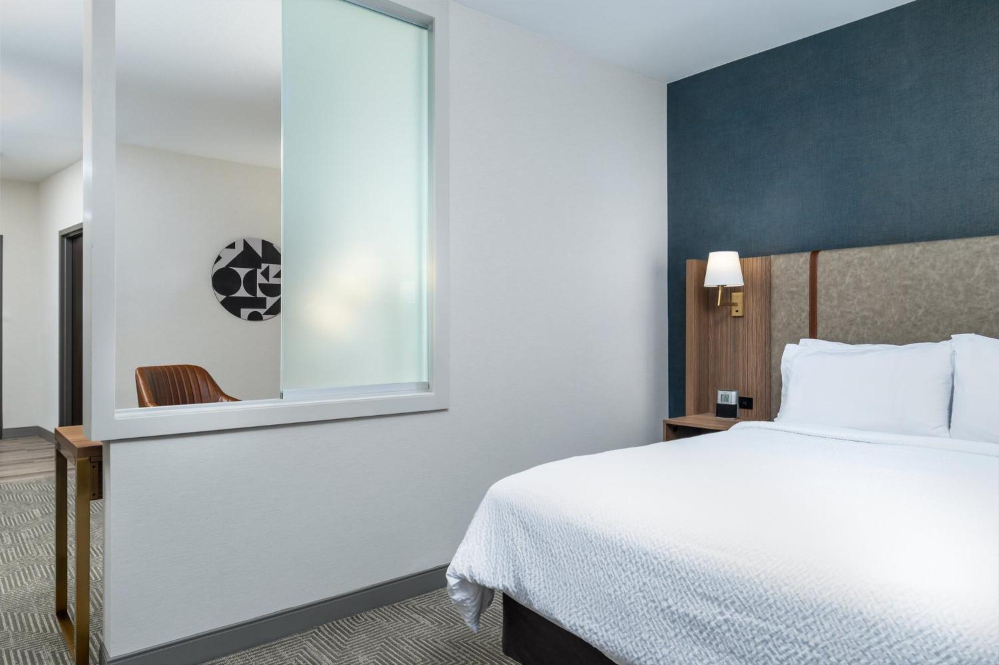 One-Bedroom King Suite