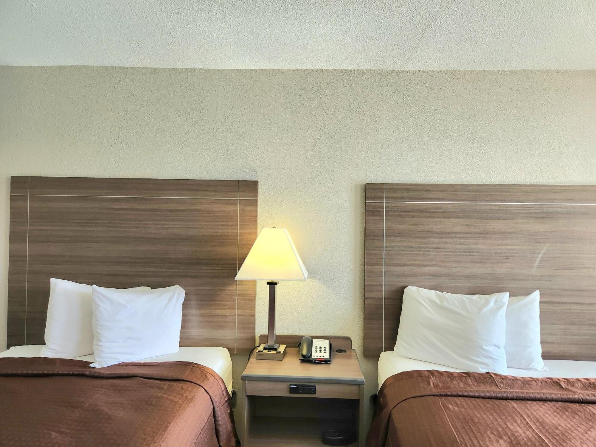 Deluxe Doublel Room with Two Double Beds - Non-Smoking