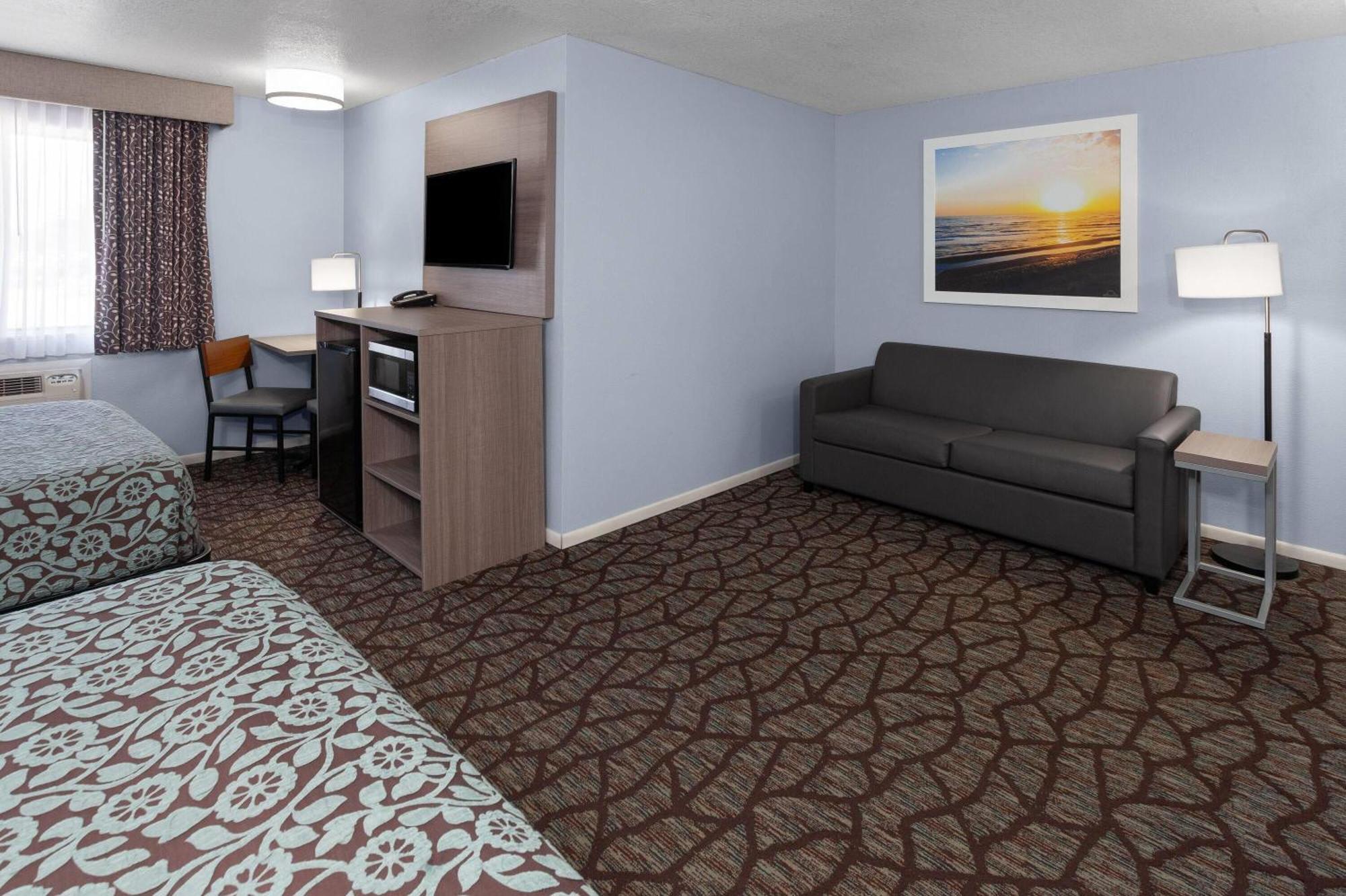 Suite with Two Queen Beds - Non-Smoking