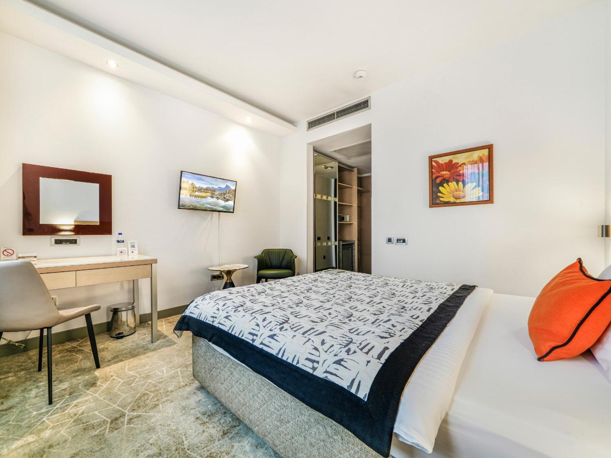 Double Room,1698870992:JPEG