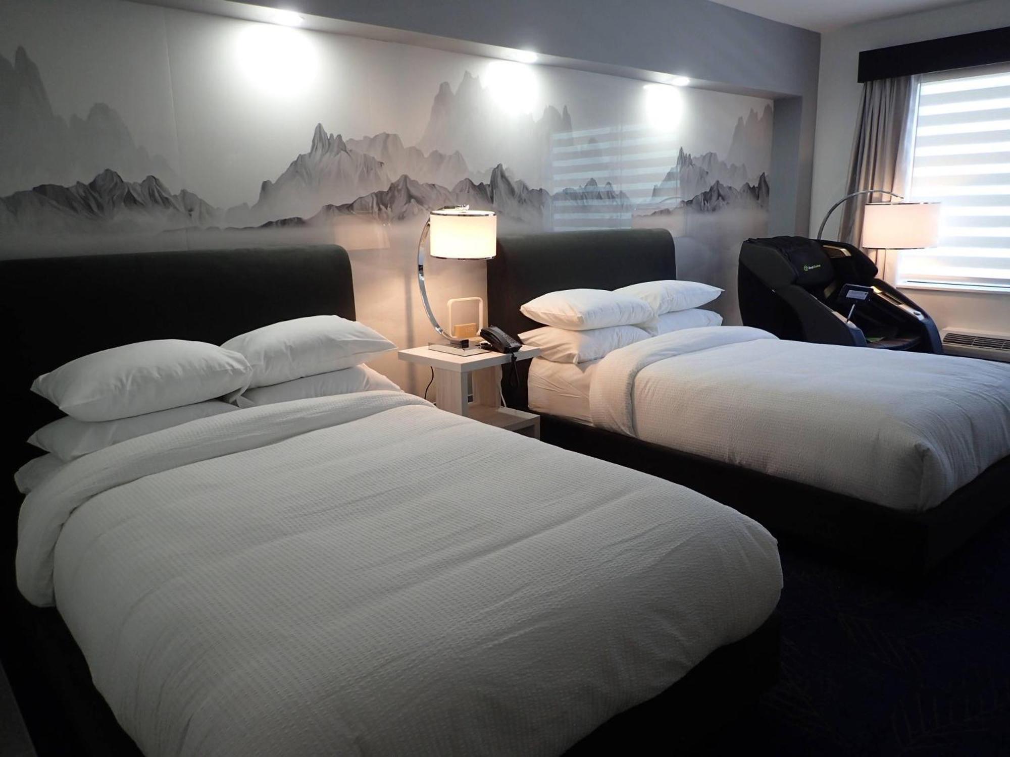 Top Floor Room with Two Double Beds Nonsmoking