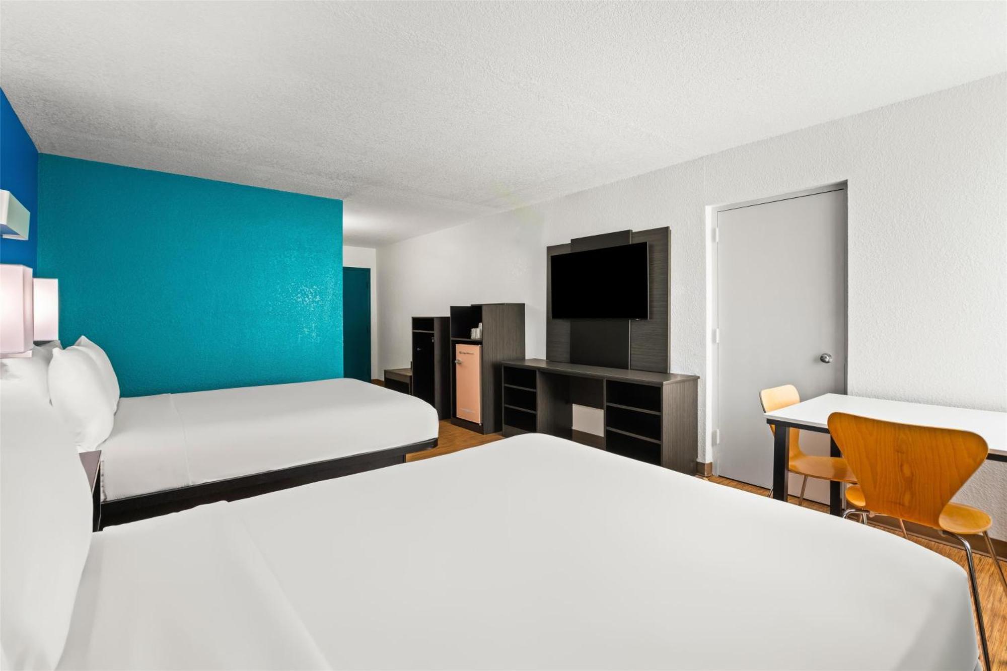 Queen Room with Two Queen Beds - Non-Smoking