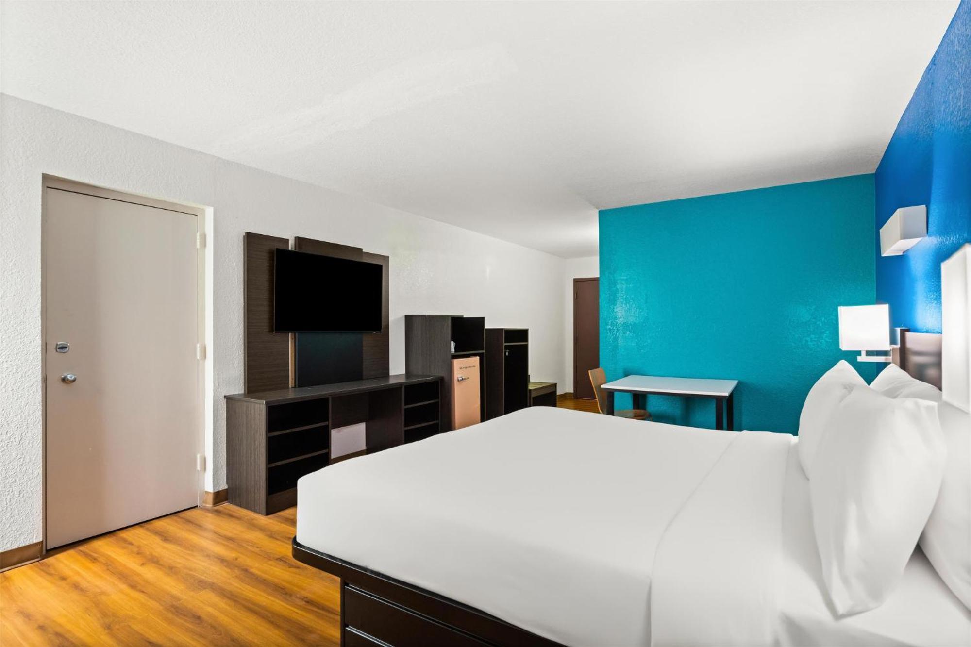 King Room - Non-Smoking