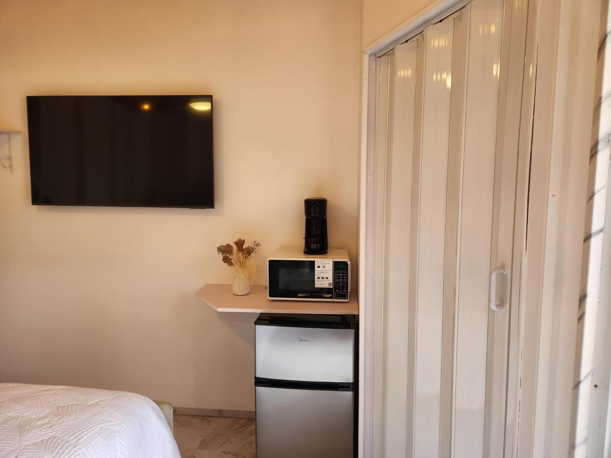 Standard Queen Room