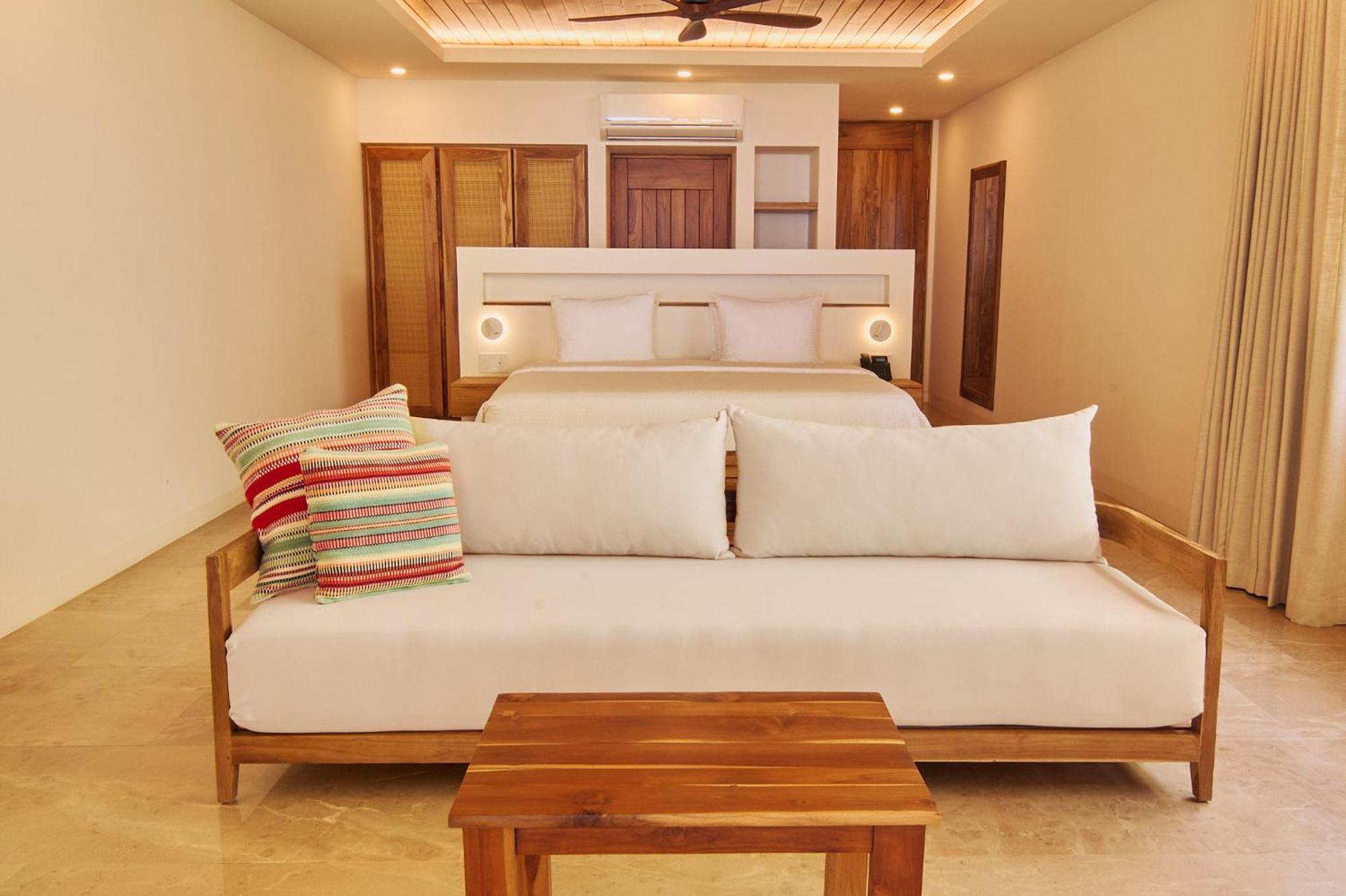 Beachfront Suite Balcony,1698975395:JPEG