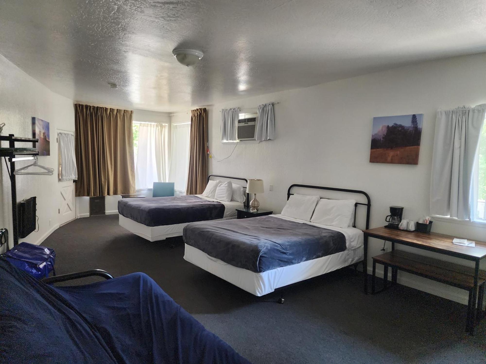 Deluxe Family Room