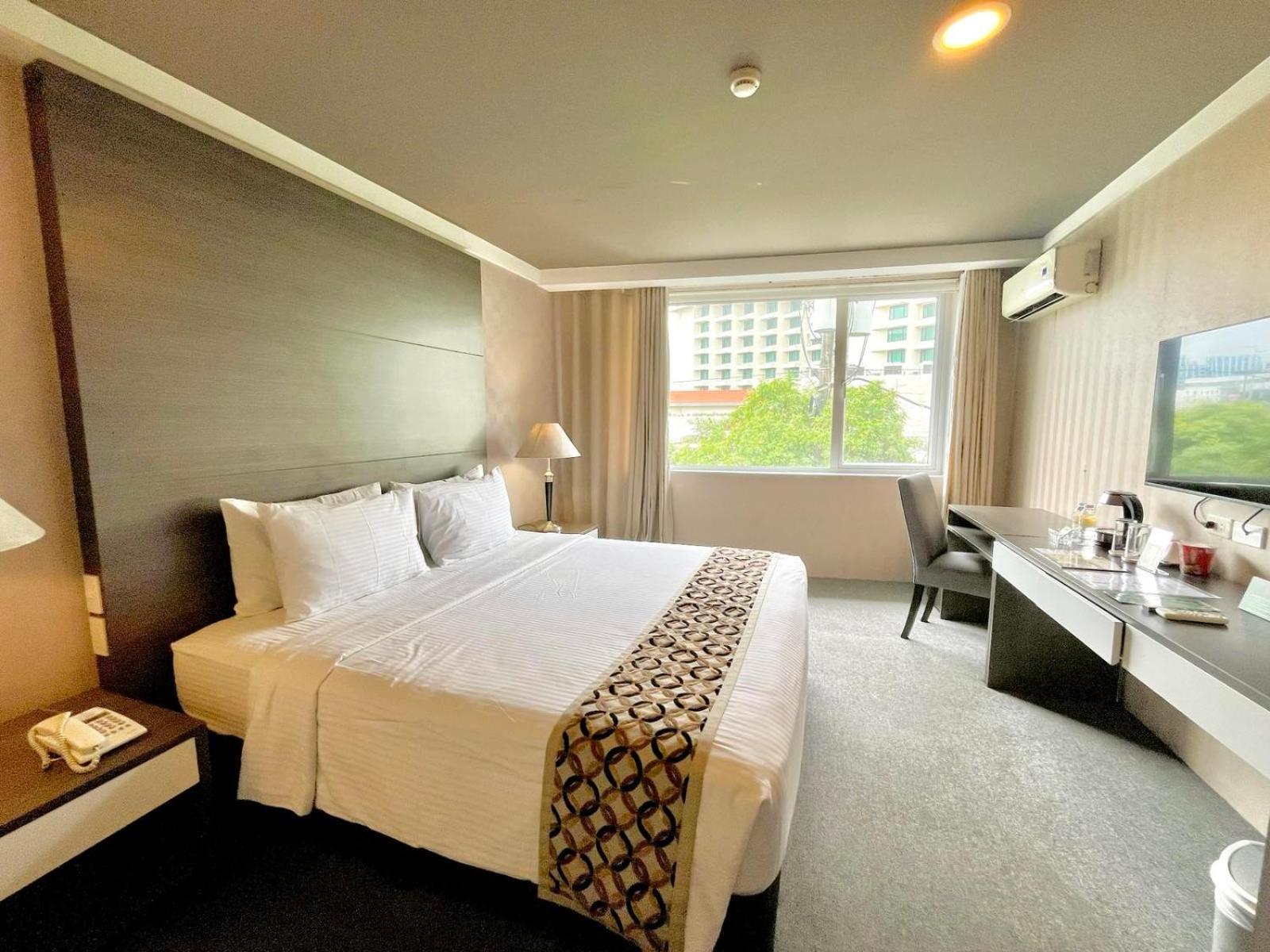 Superior King Room
