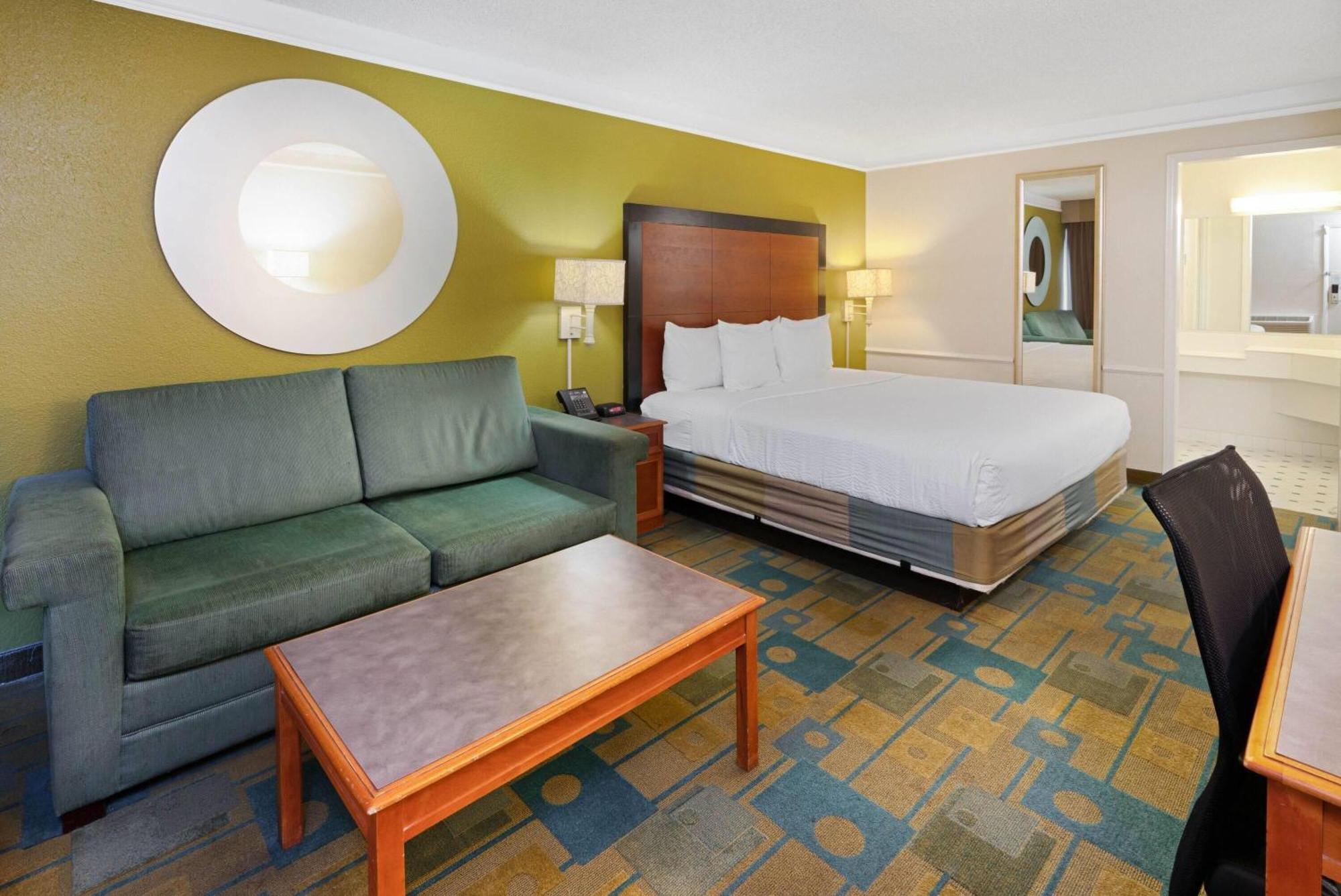 Executive King Room - Non-Smoking