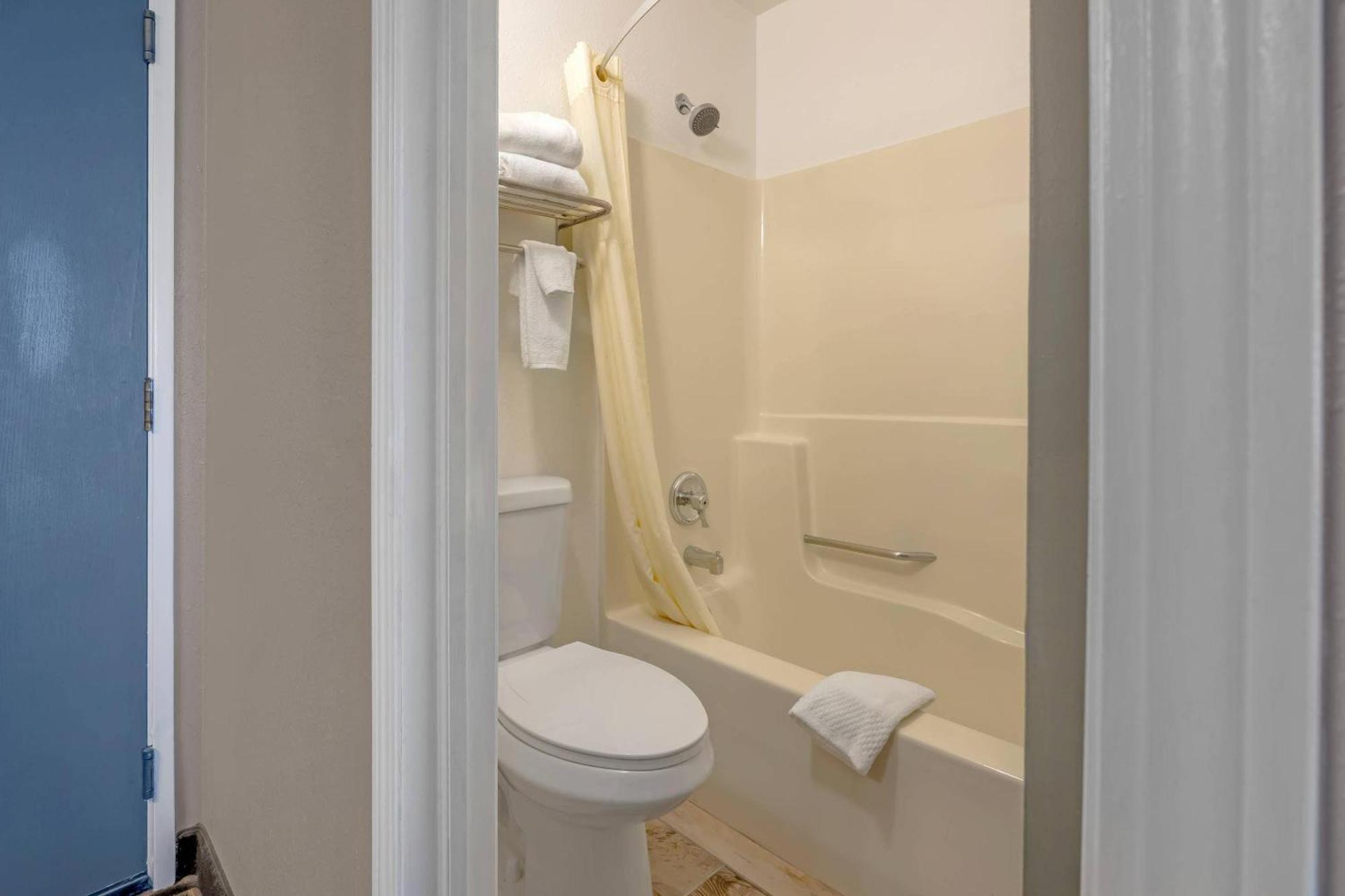 King Room - Non-Smoking,1703567834:JPEG