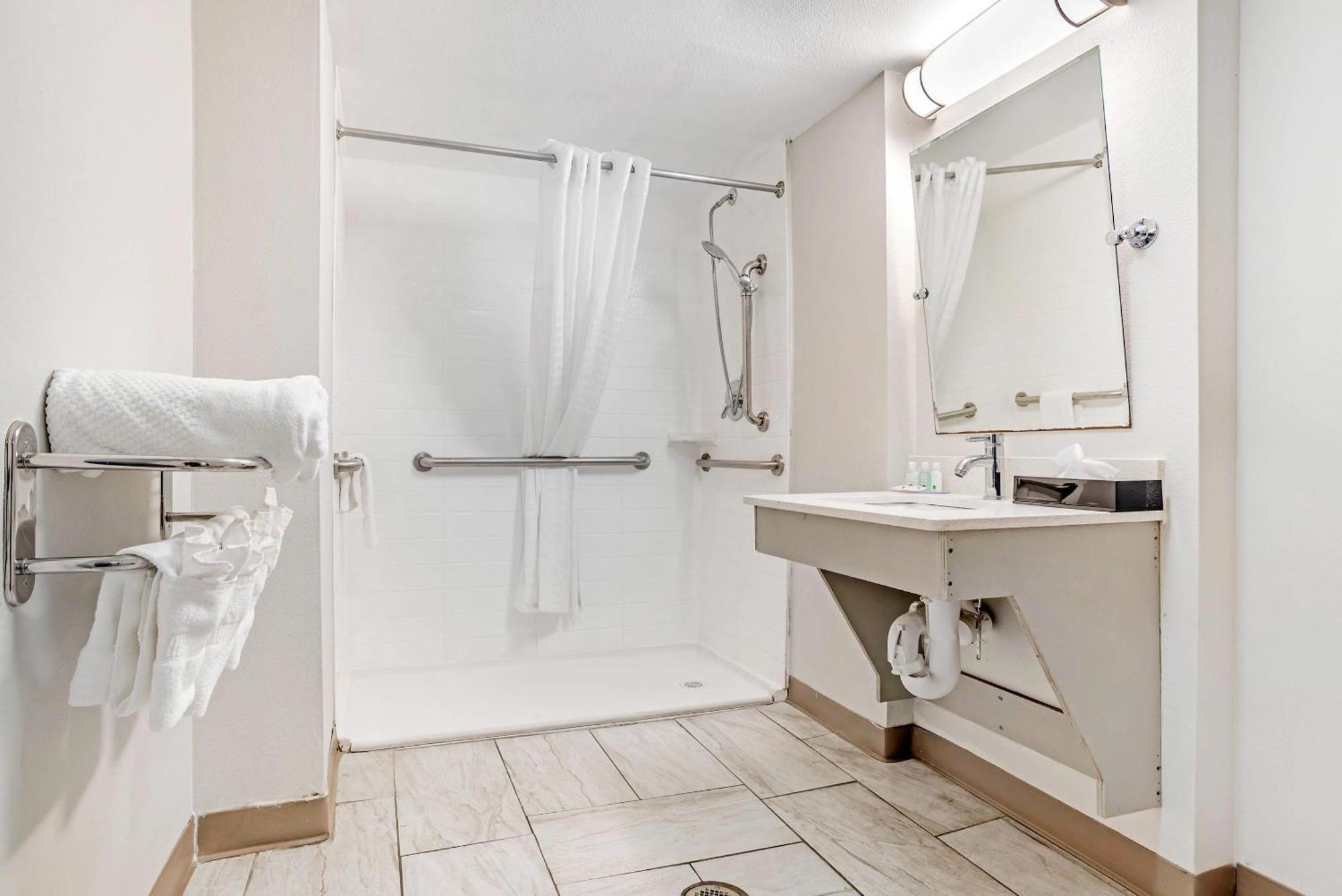 Double Room with Two Double Beds - Non-Smoking