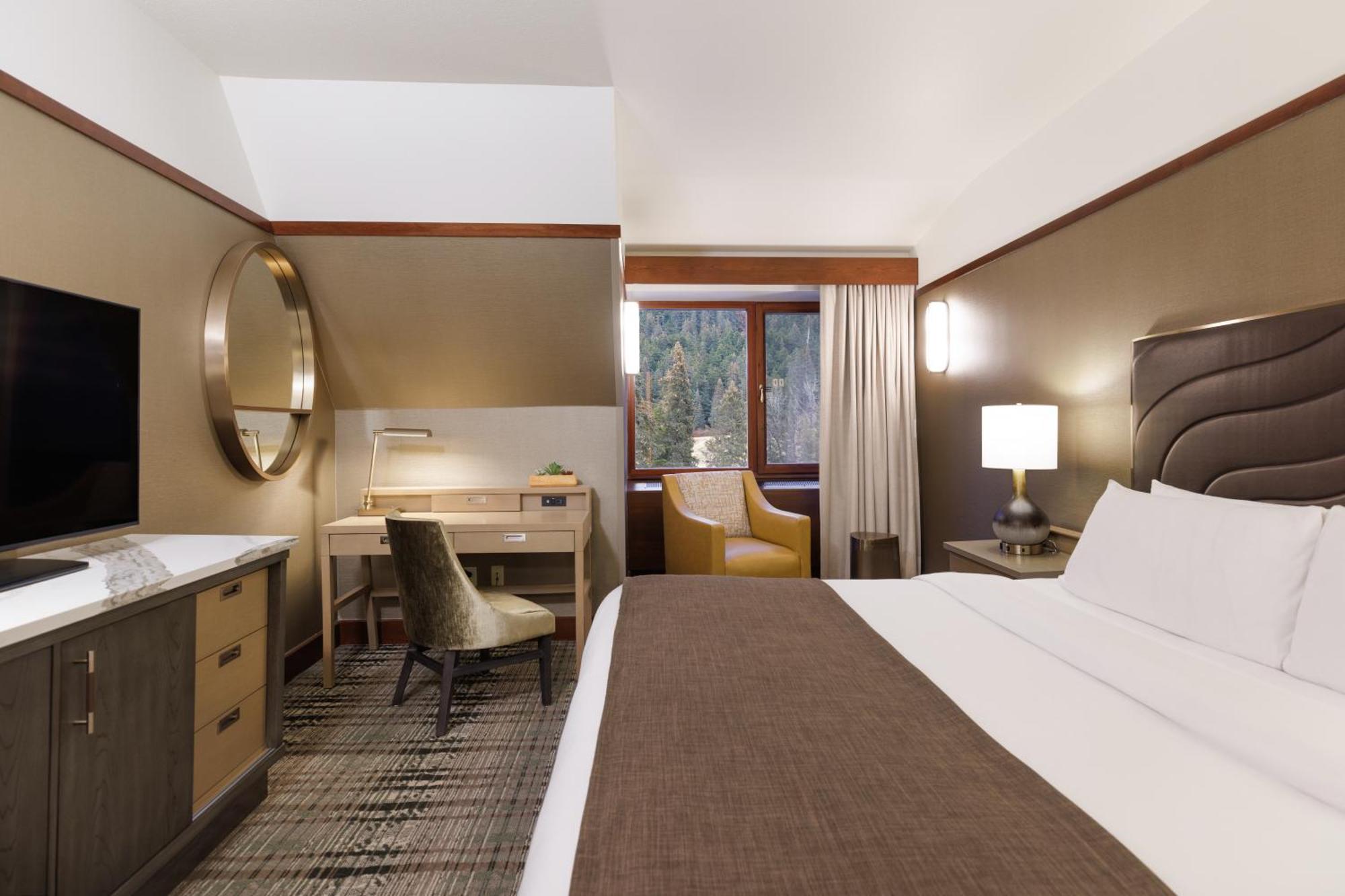 Signature Room, 1 King Bed, Non Smoking