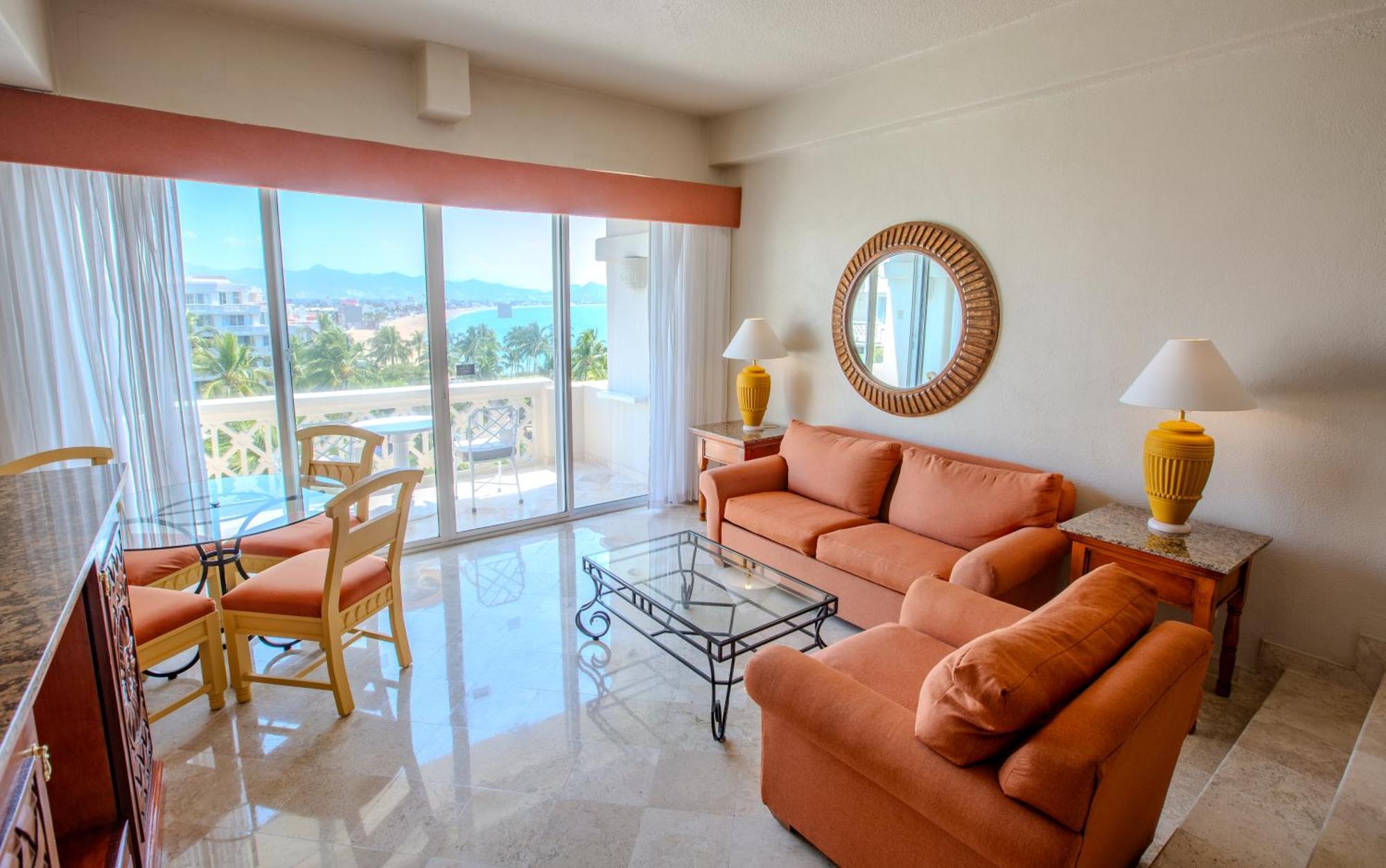Junior Suite Deluxe with Ocean View (3 Adults + 1 Child)