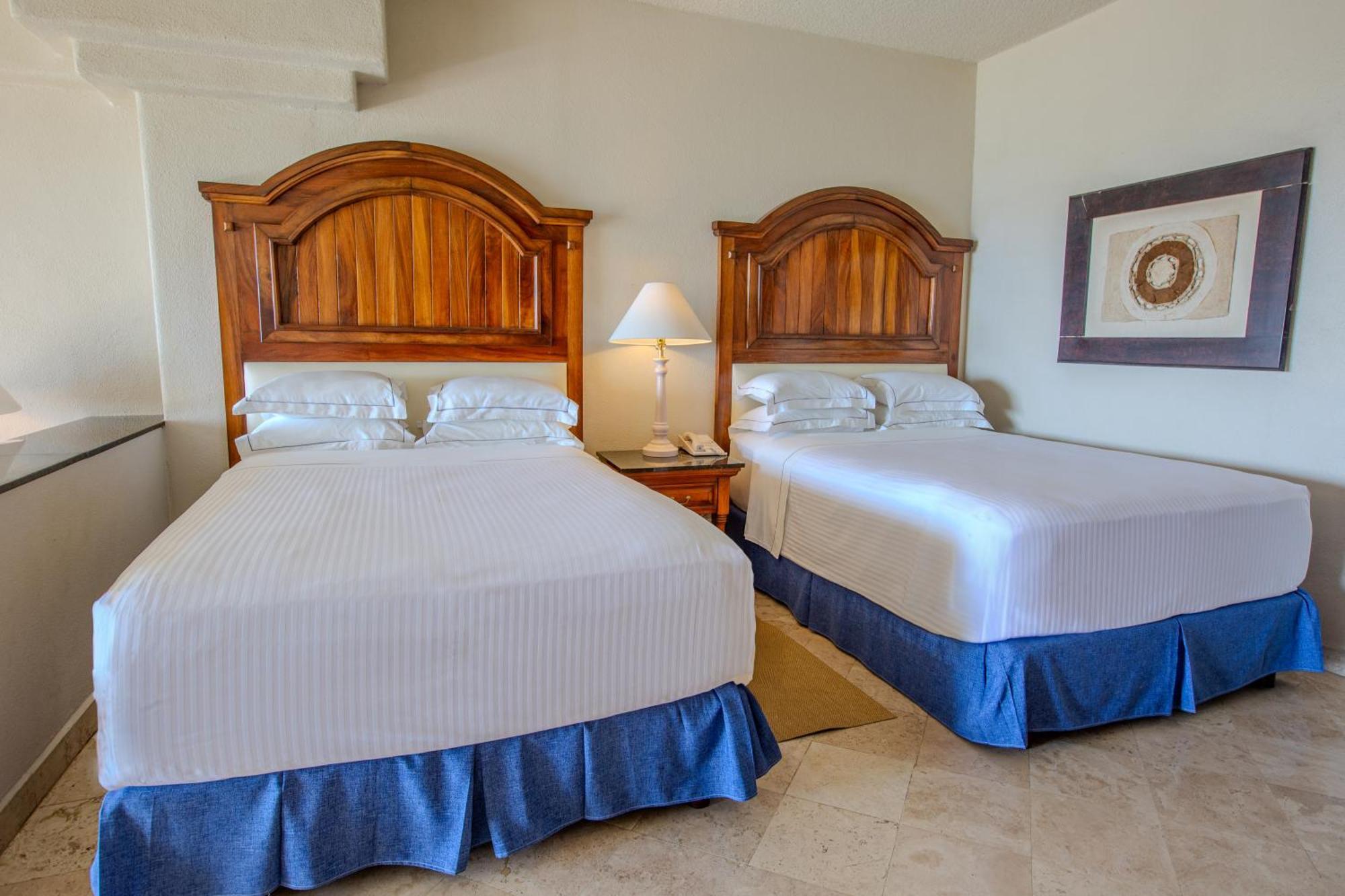 Junior Suite Deluxe (3 Adults + 1 Child)