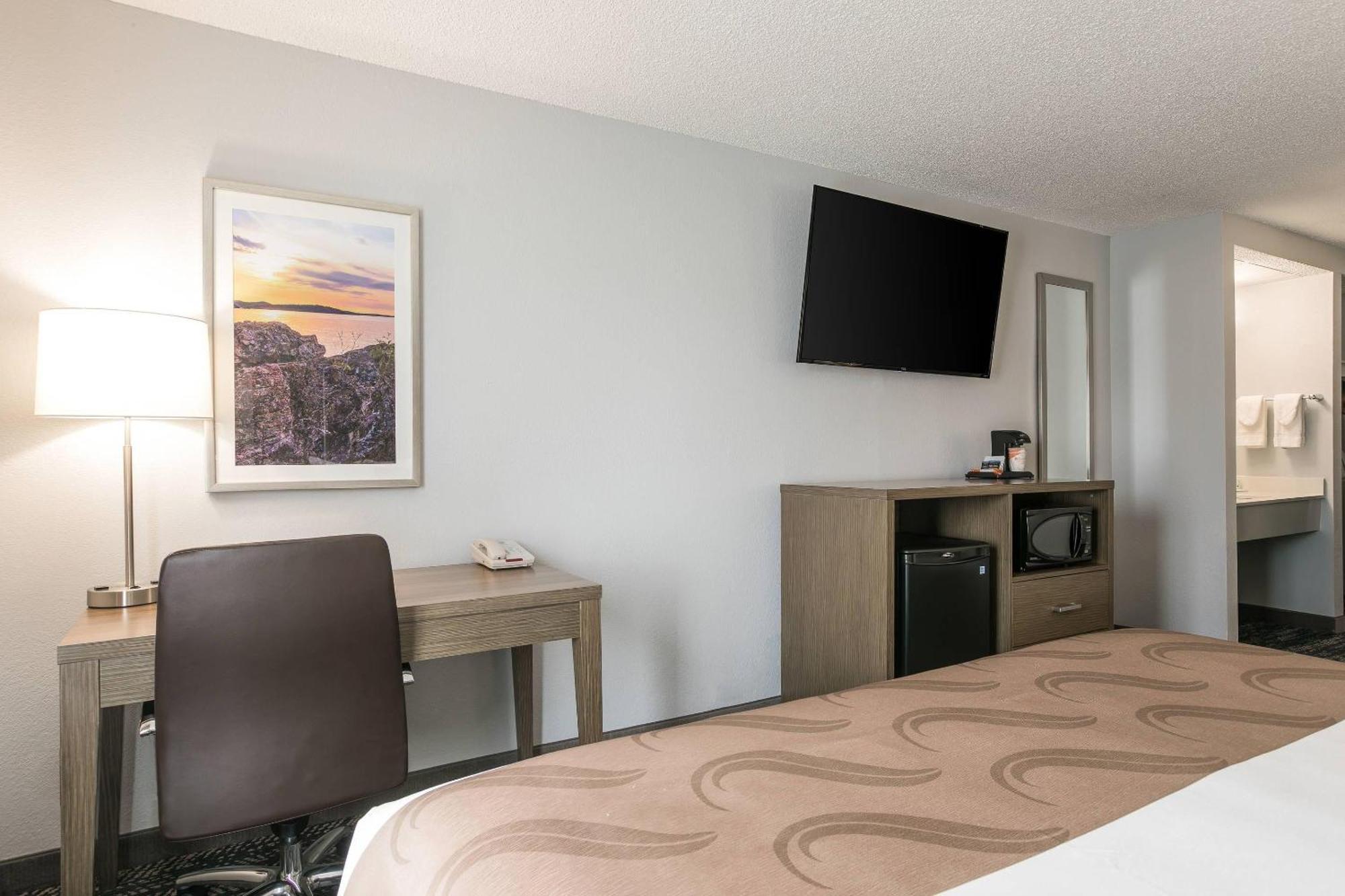 King Suite with Sofa Bed - Non-Smoking