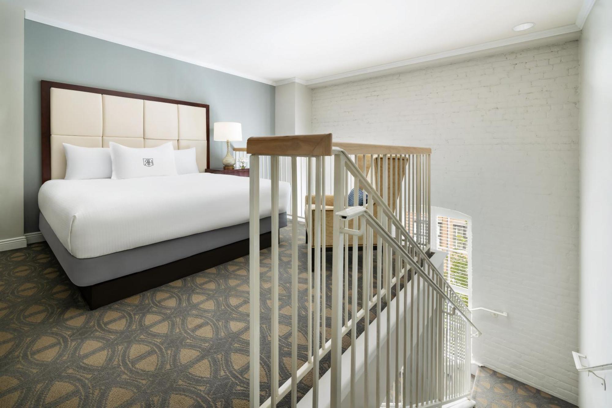 Executive Loft Room - 1 King Bed,1706780523:JPEG