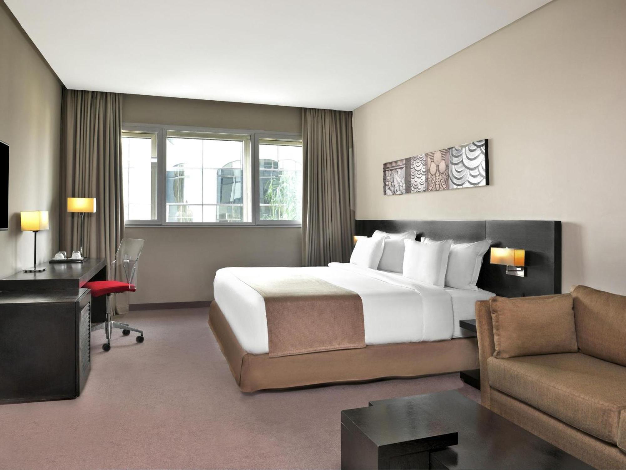 Deluxe King Suite