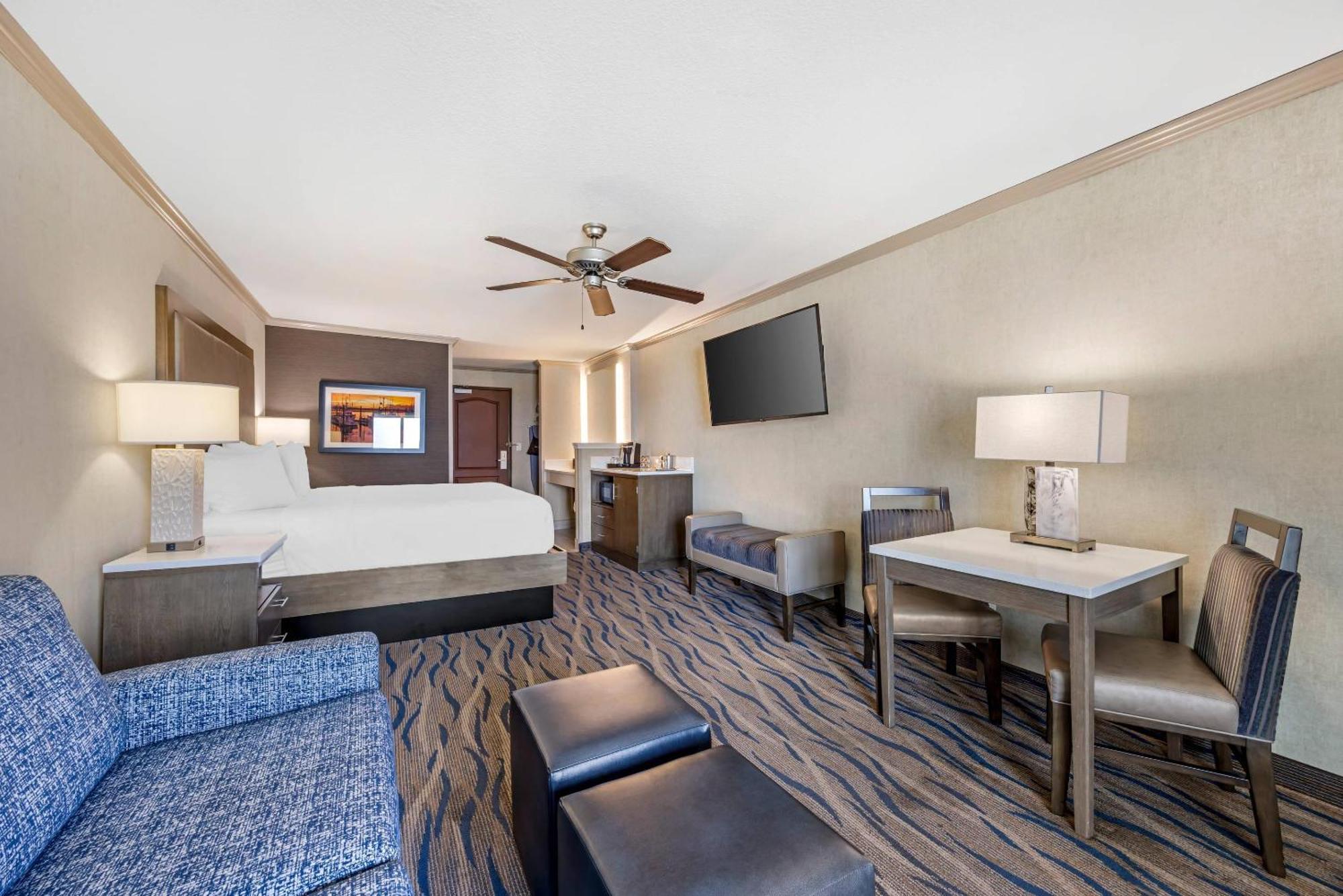 Corner King Suite with Sofa Bed