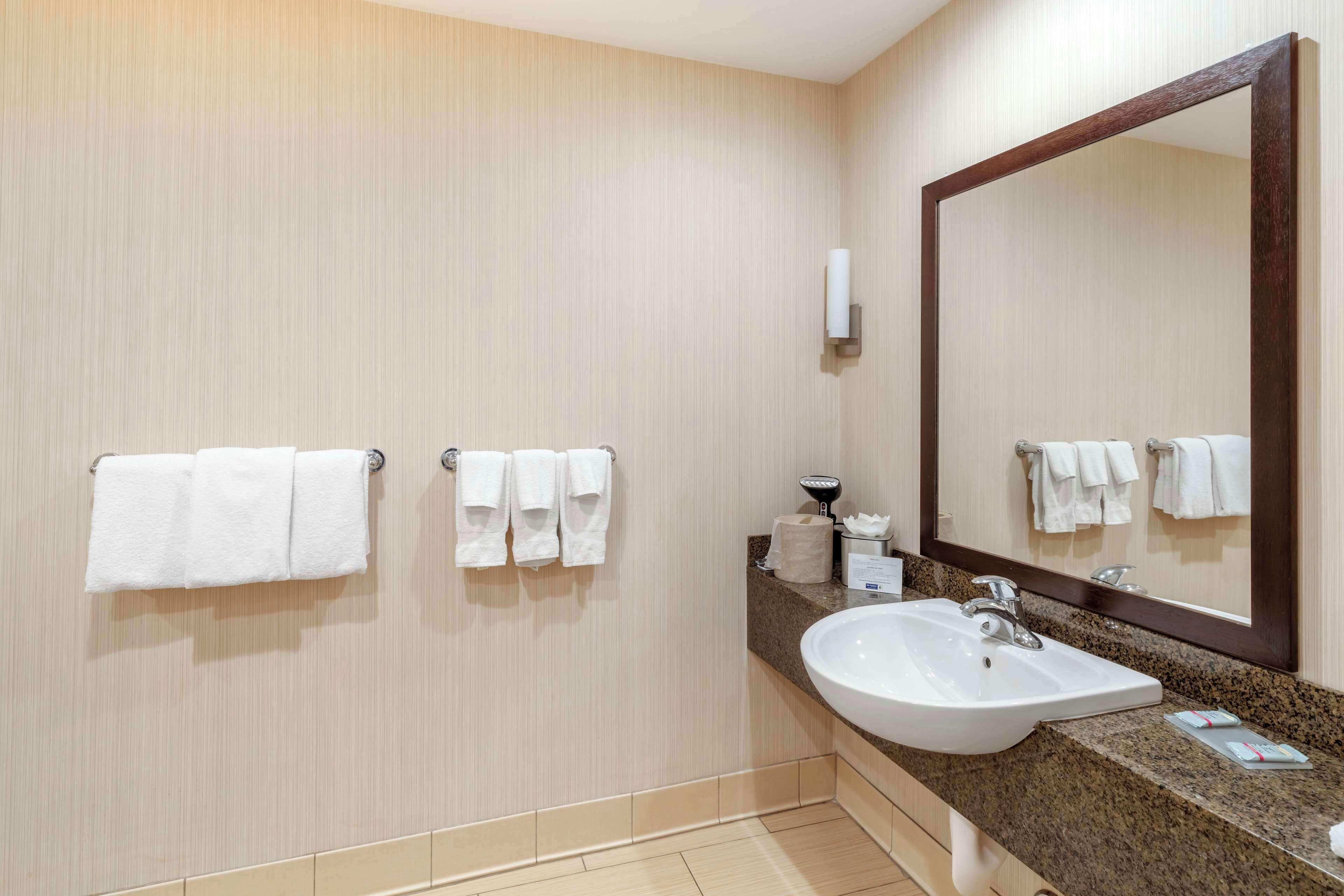Queen Room - Disability Access Tub