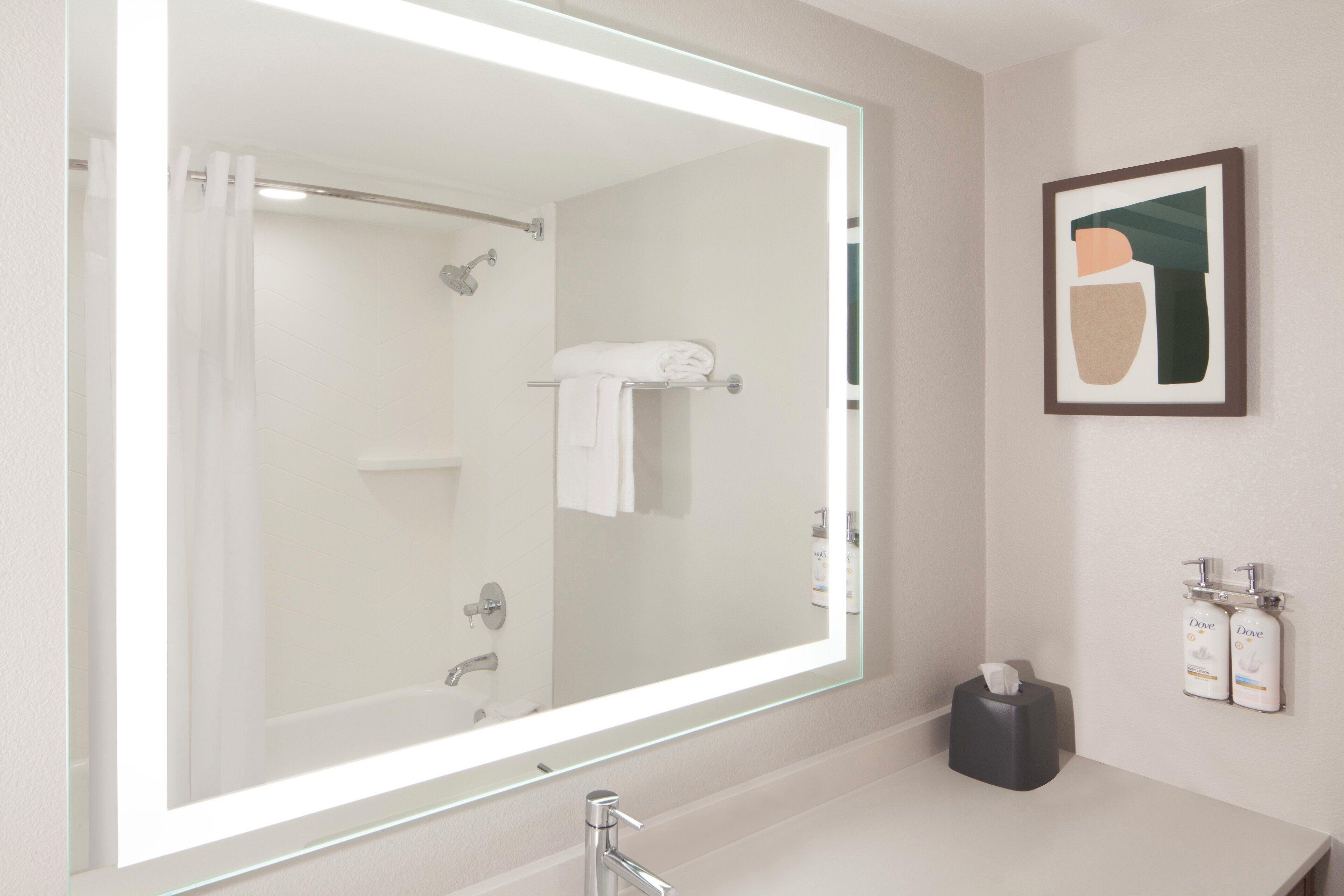 One-Bedroom King Suite with Kitchen