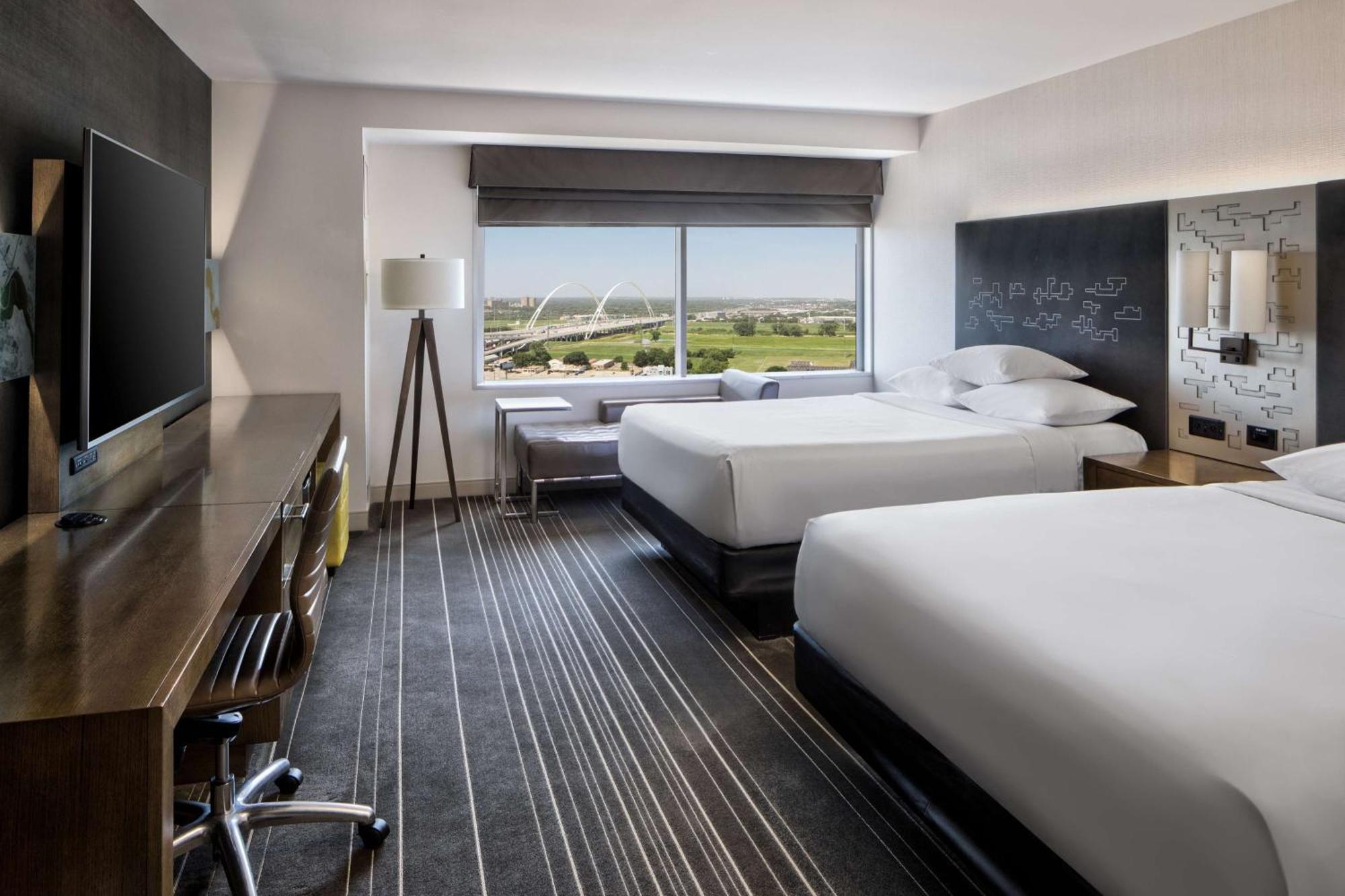 Queen Room with Two Queen Beds and City View,1758301504:JPEG