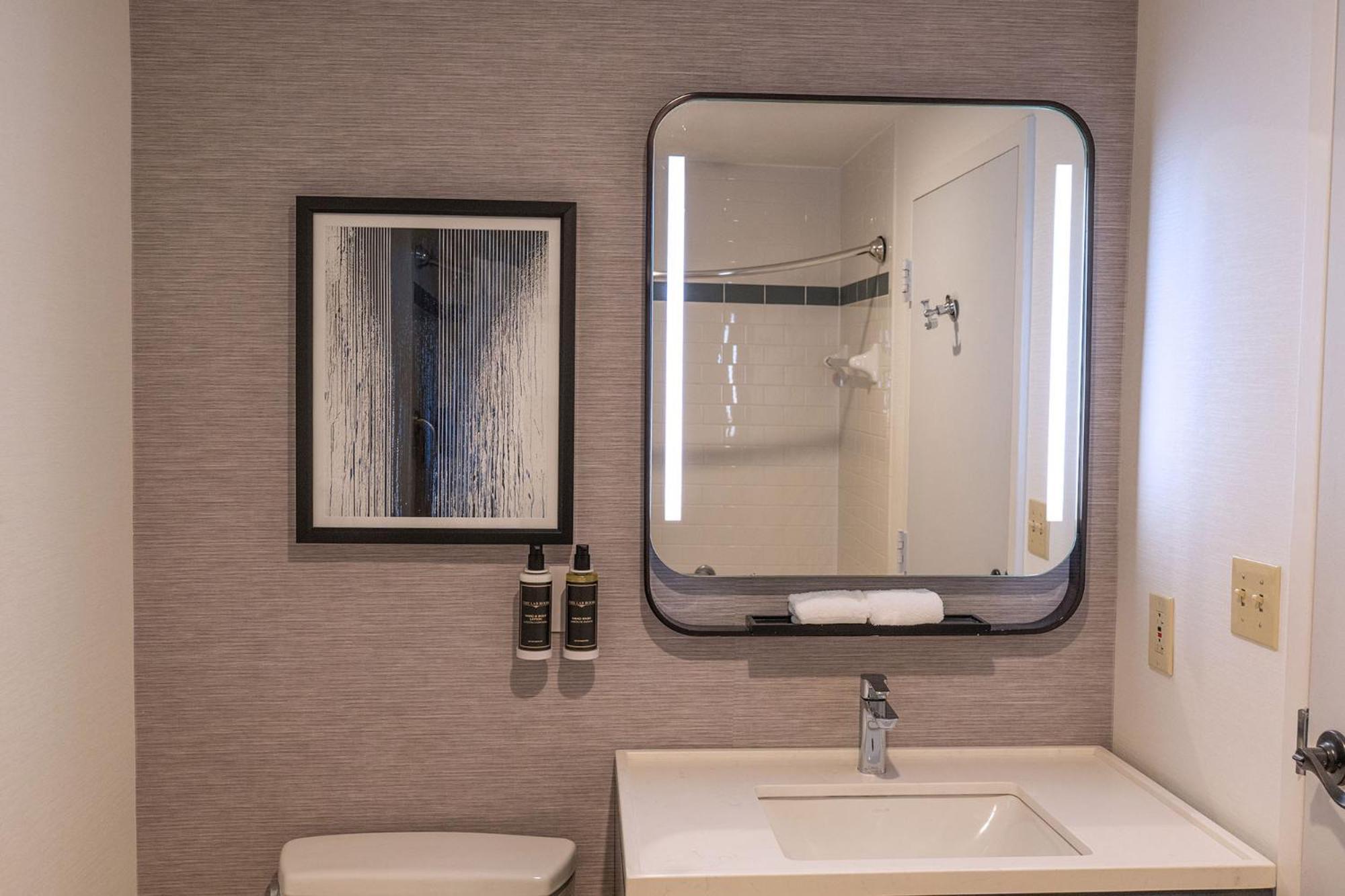 Premier King Studio,1706780443:JPEG