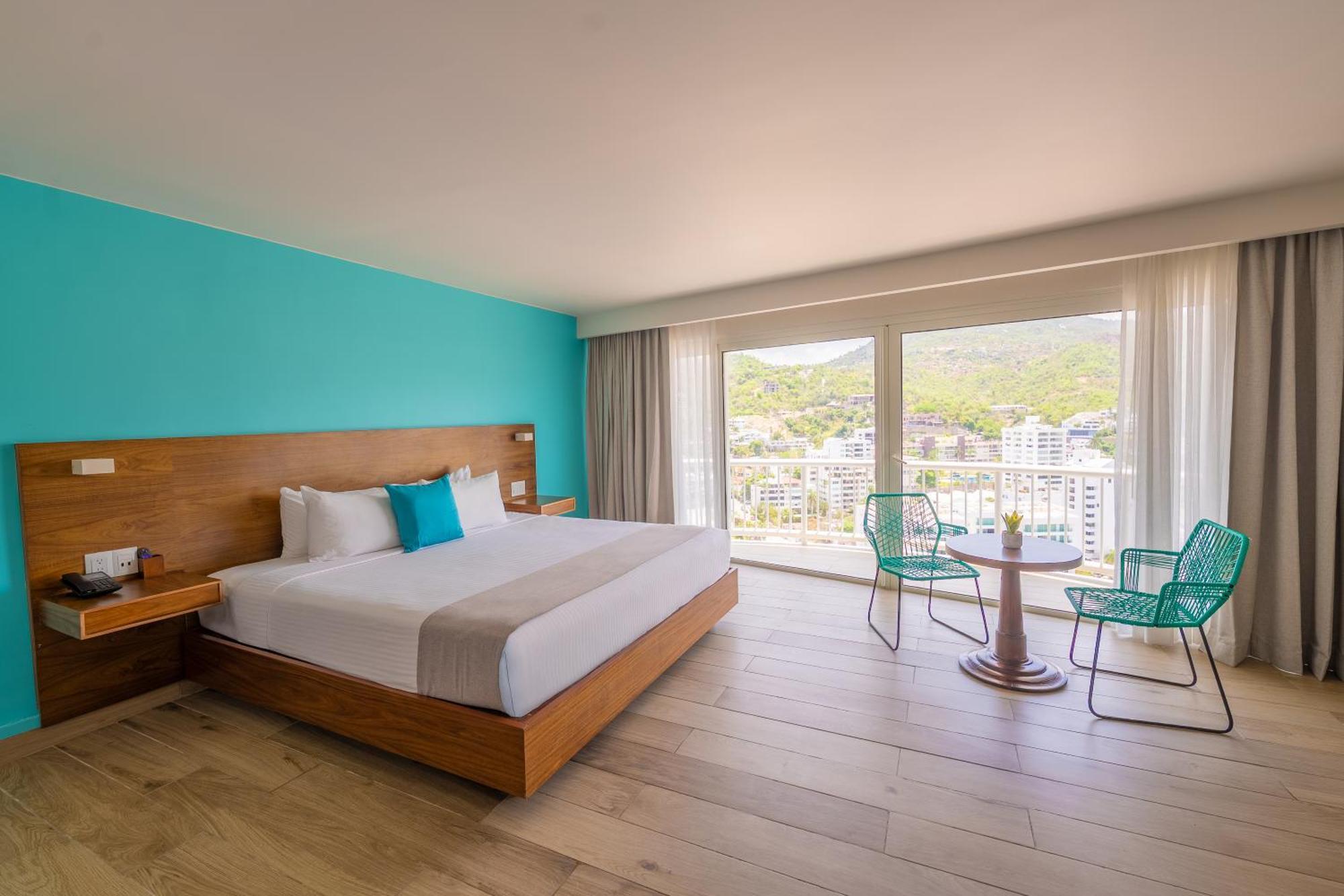Comfort King Room with Mountain View