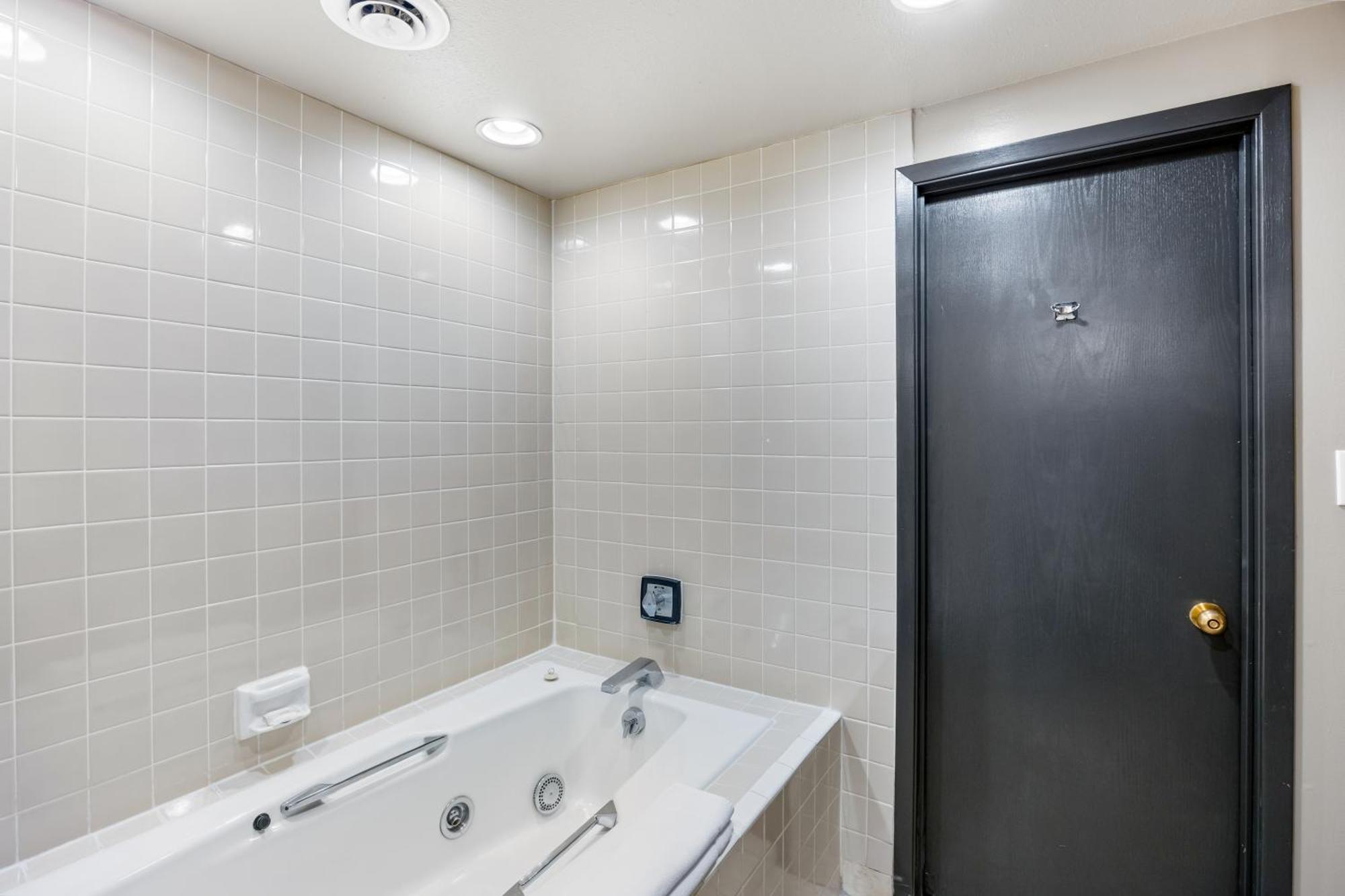 King Room - Disability Access,1706809122:JPEG