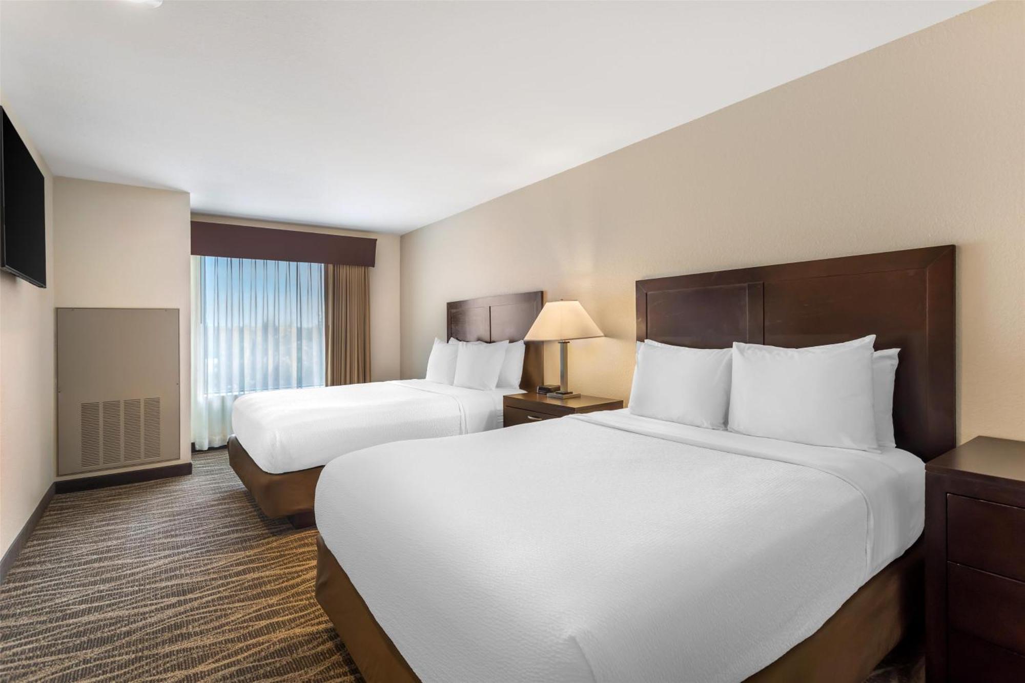Suite with Two Queen Beds and Sofa Bed - Non-Smoking
