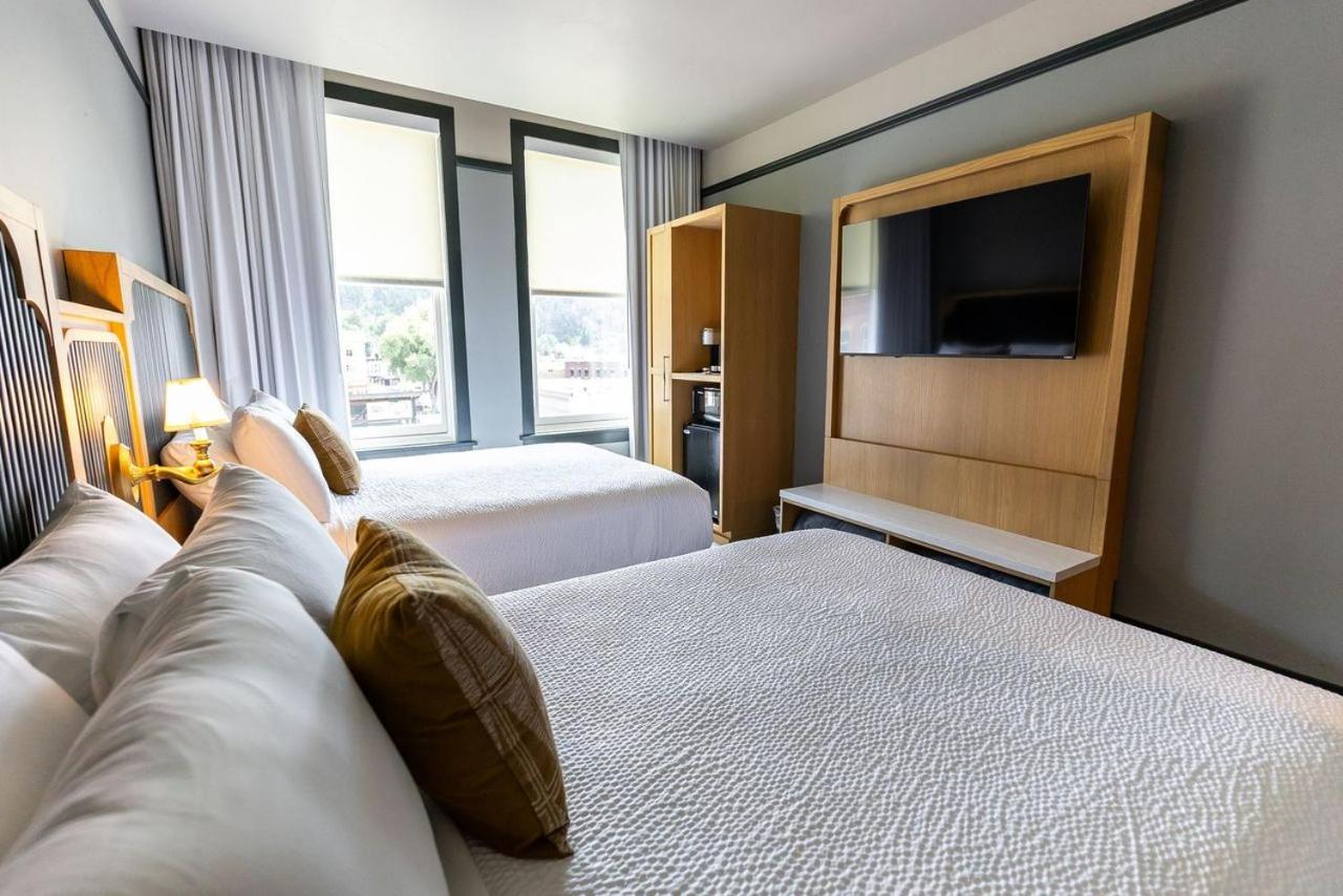 Classic Quadruple Room