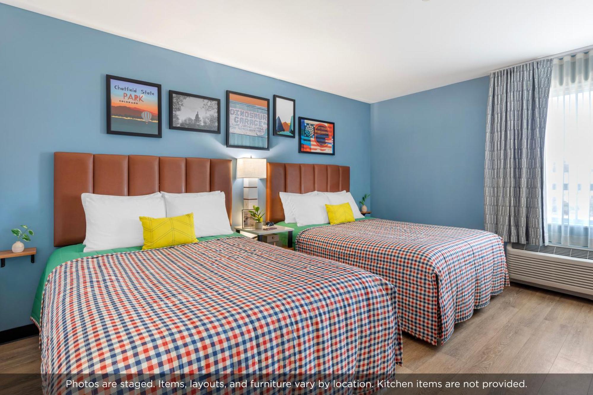 Queen Studio,1706915848:JPEG