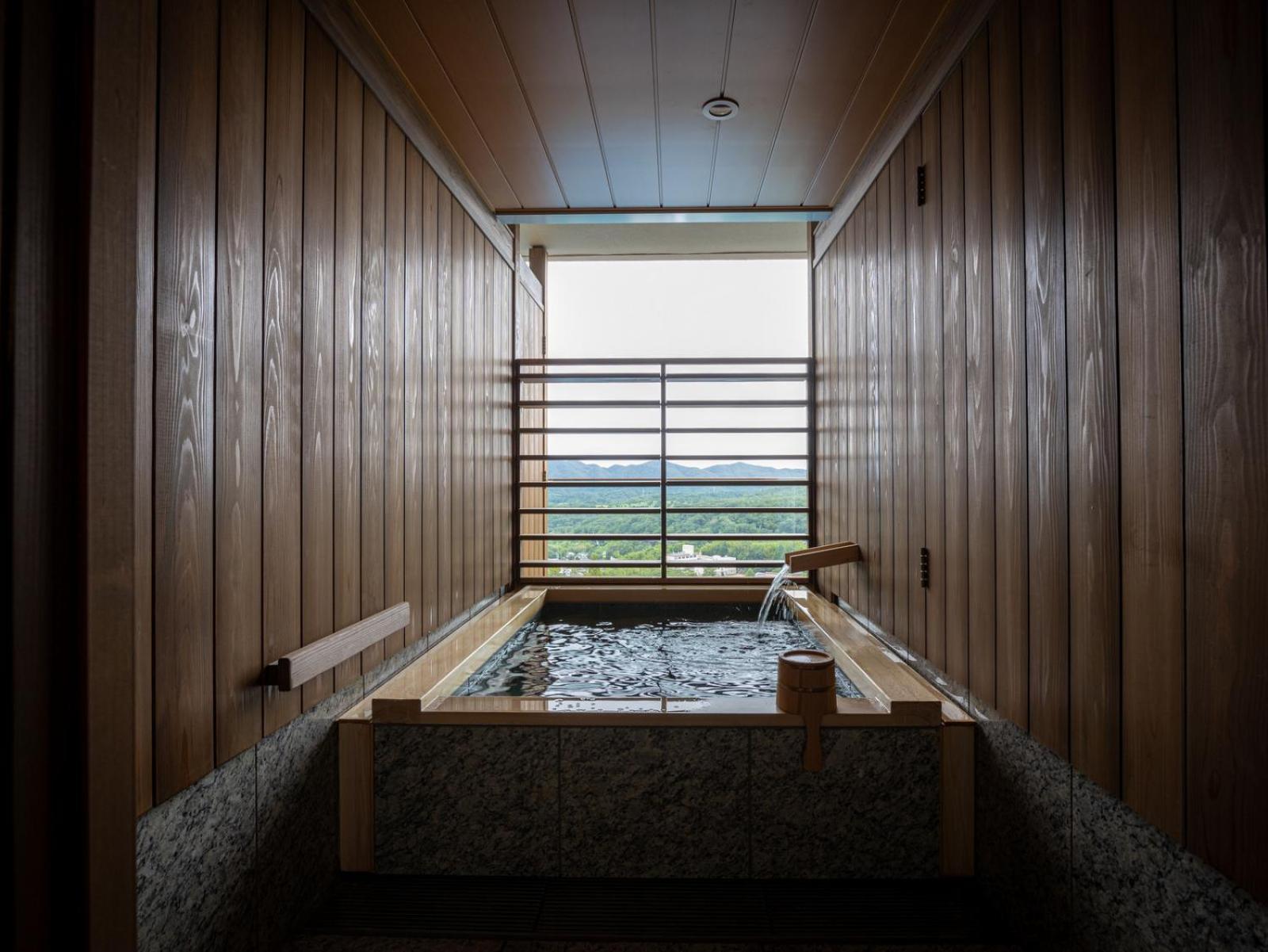 Deluxe Family Suite with Tatami Area with Open-Air Bath 7F (91㎡) In-Room Dining