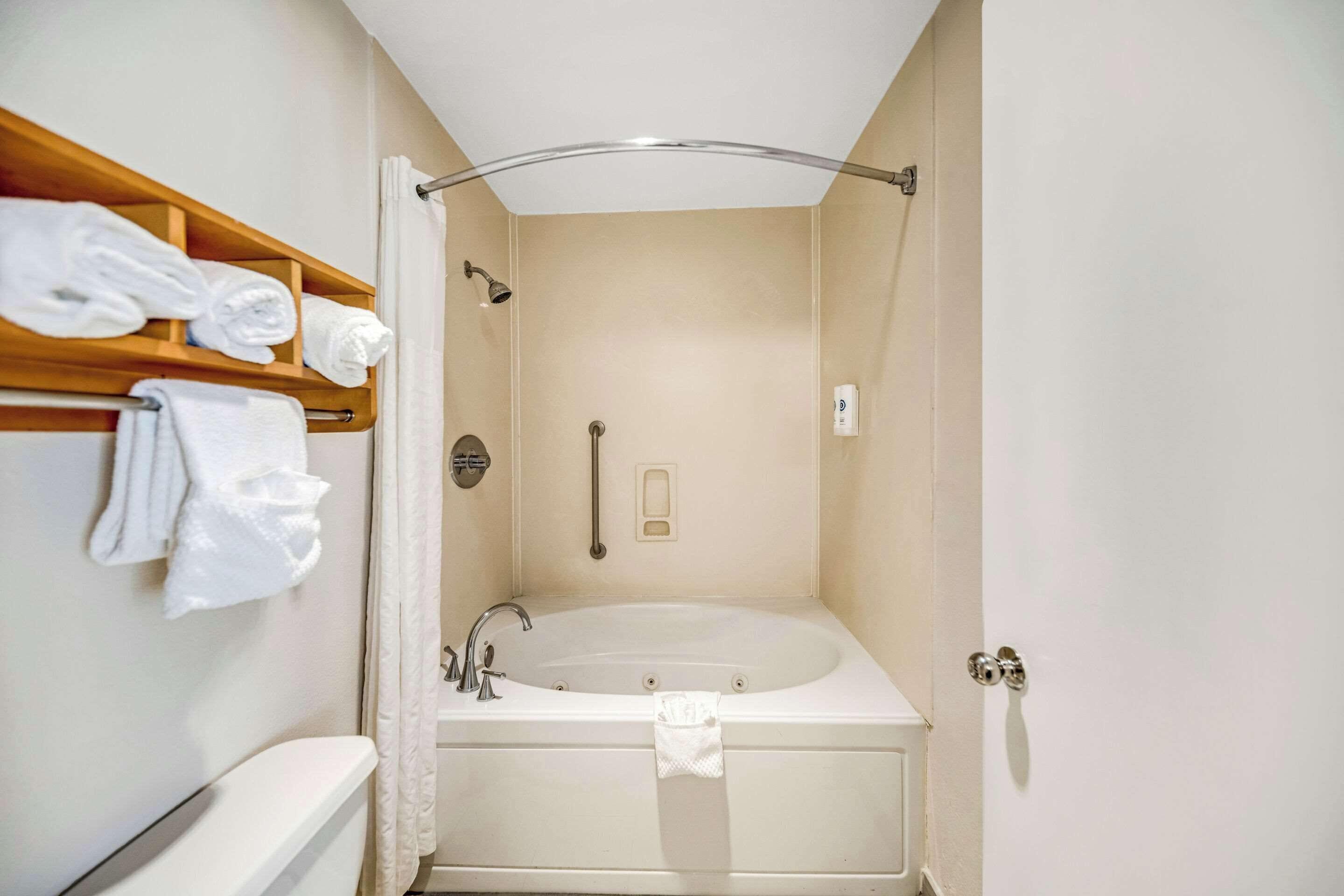 King Suite with Whirlpool - Non smoking