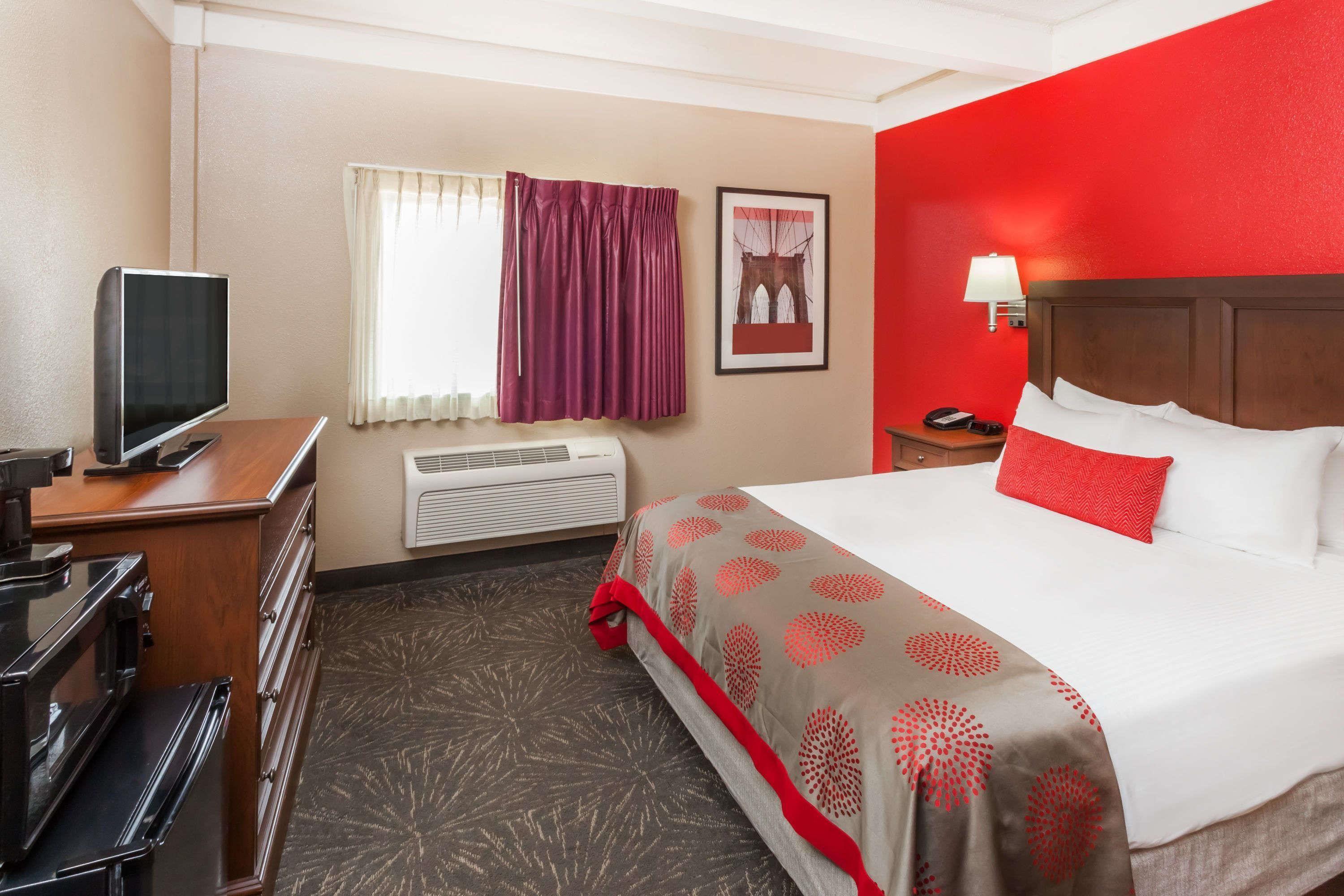 Queen Room - Mobility Access/Non-Smoking