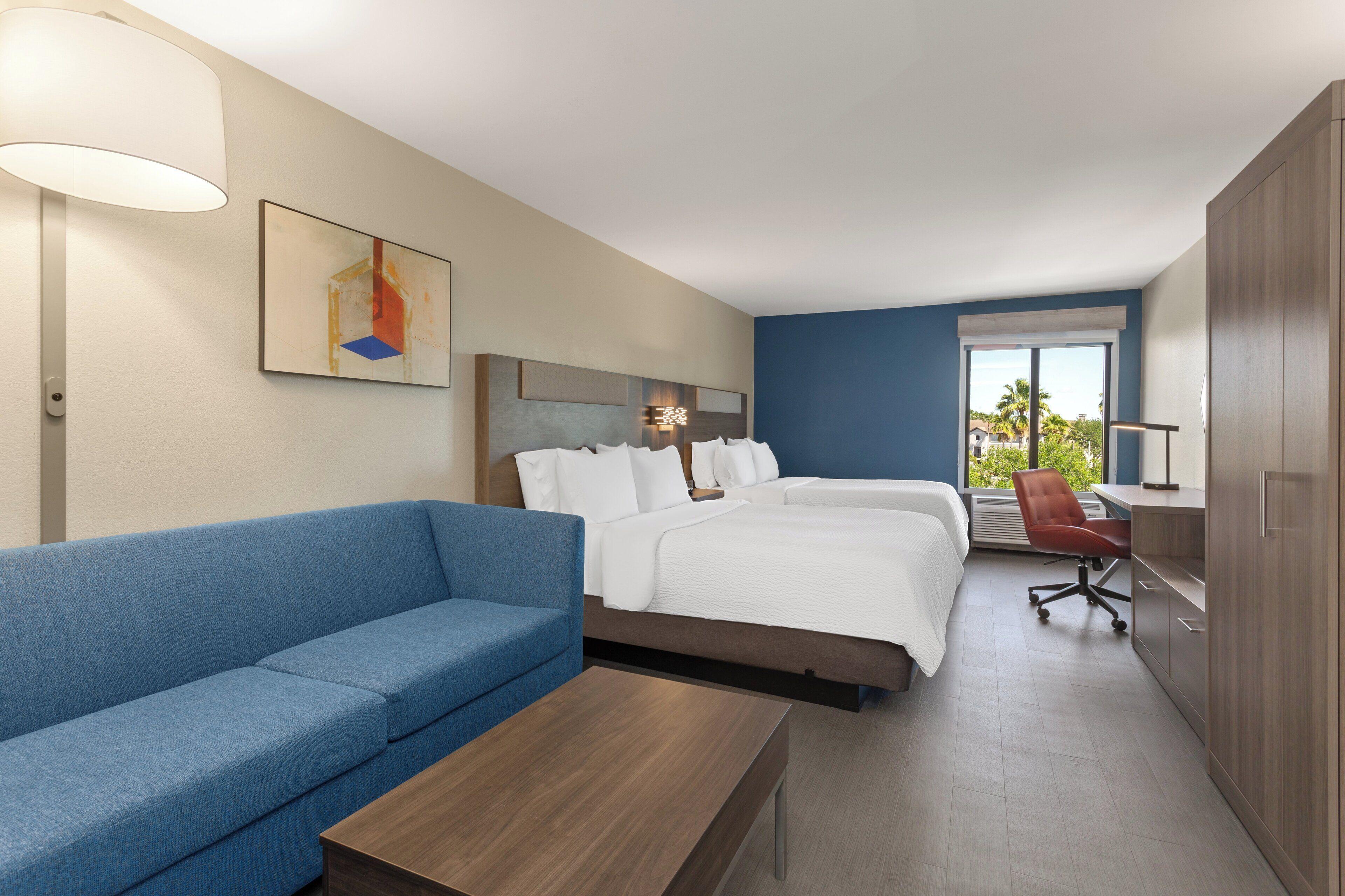 Queen Suite with Two Queen Beds