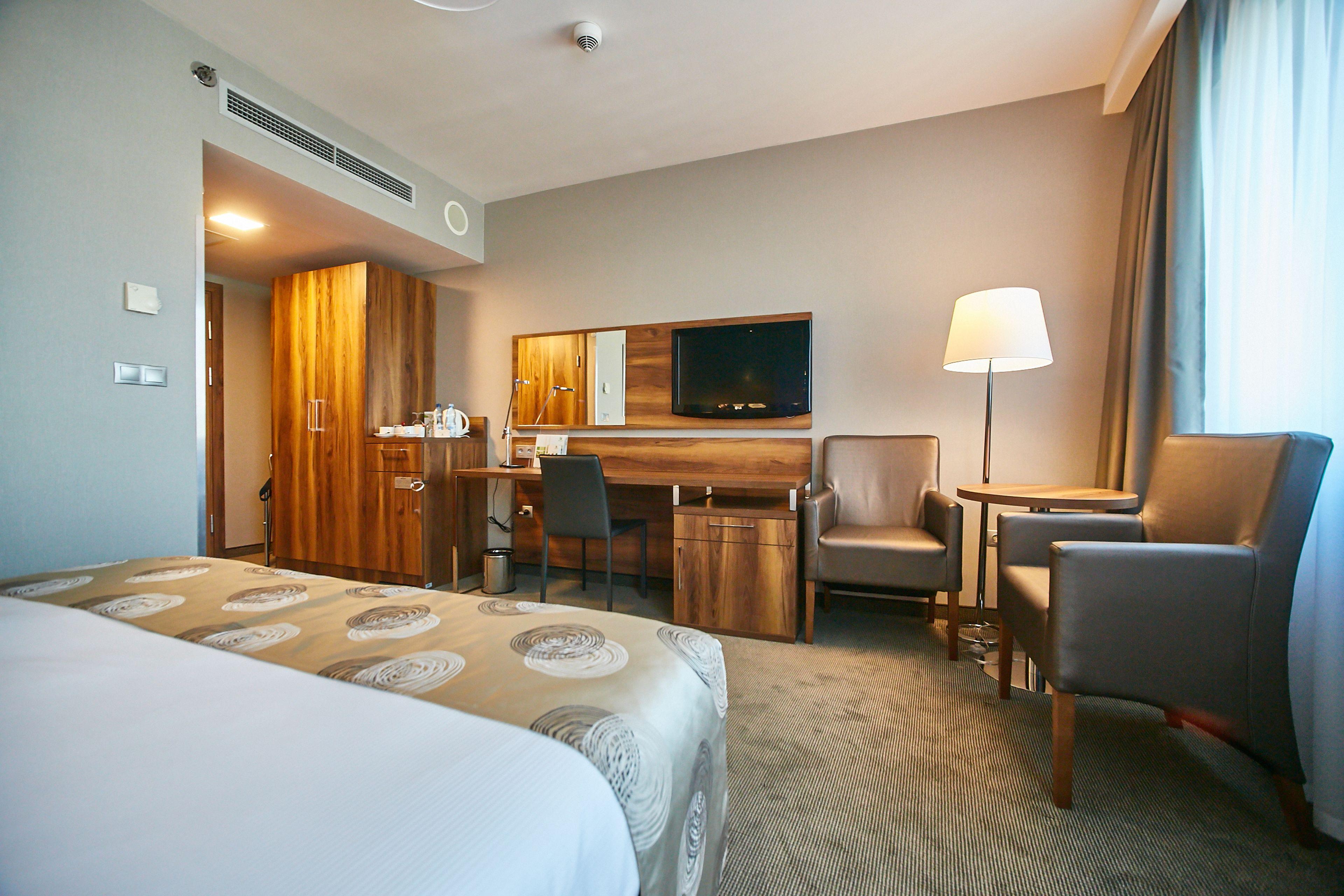 Standard King Room