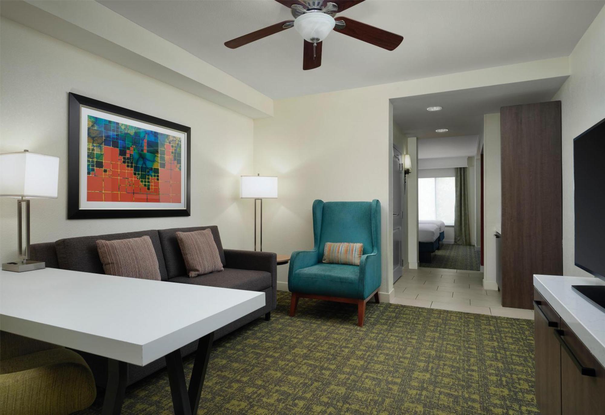 One-Bedroom Suite with Two Queen Beds - Non-Smoking