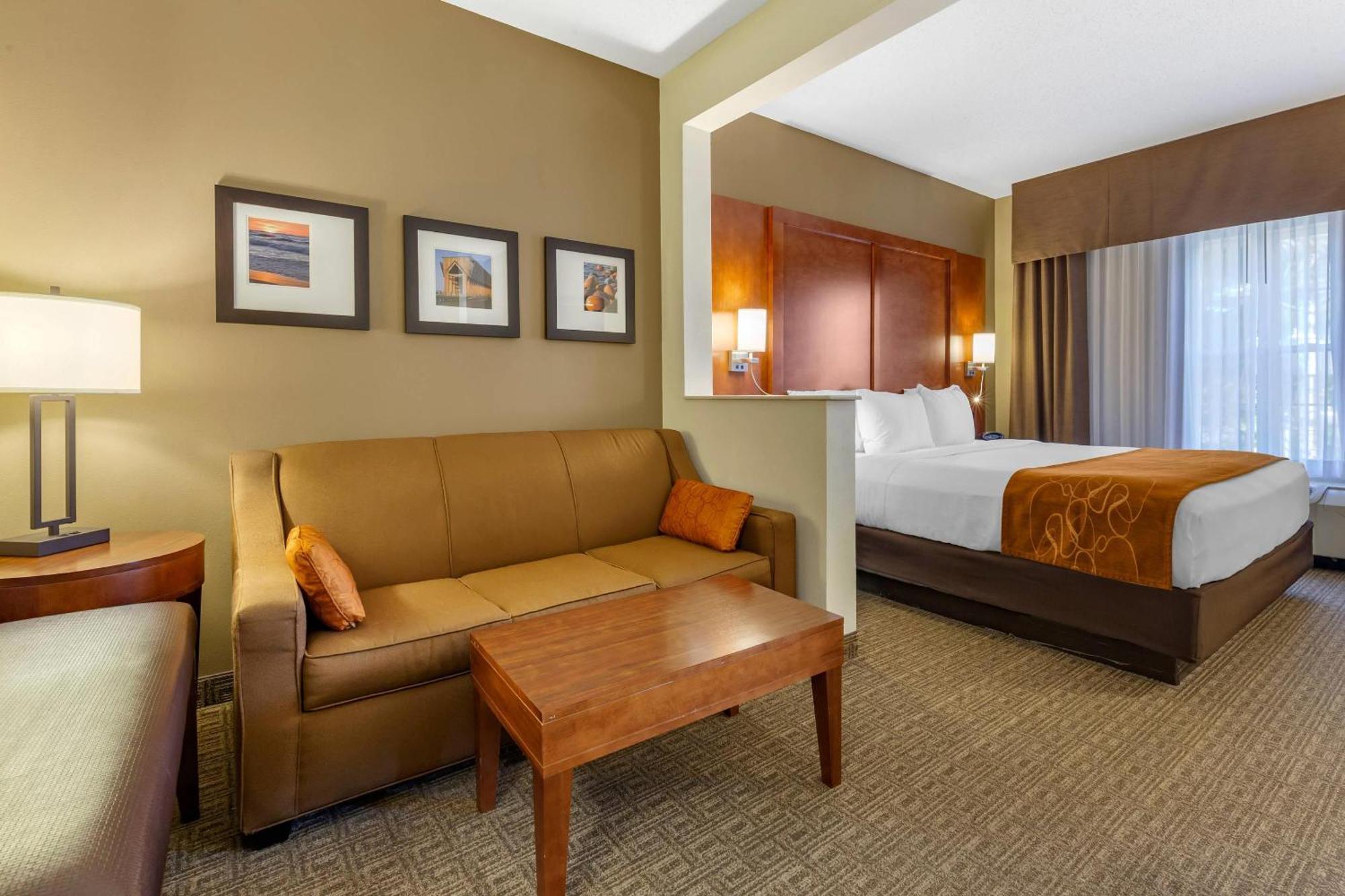 King Suite with Two King Beds - Non-Smoking