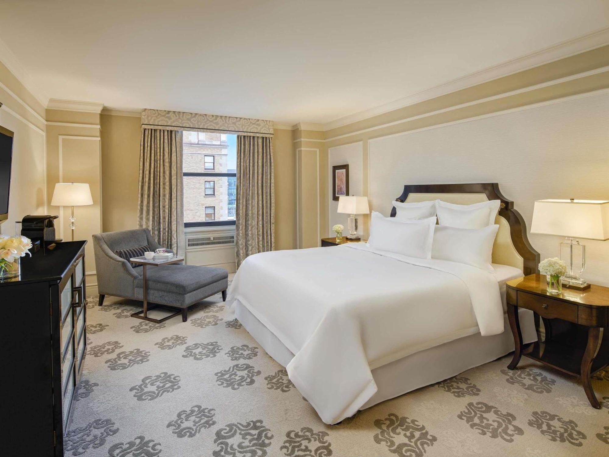 One-Bedroom Suite with King Bed