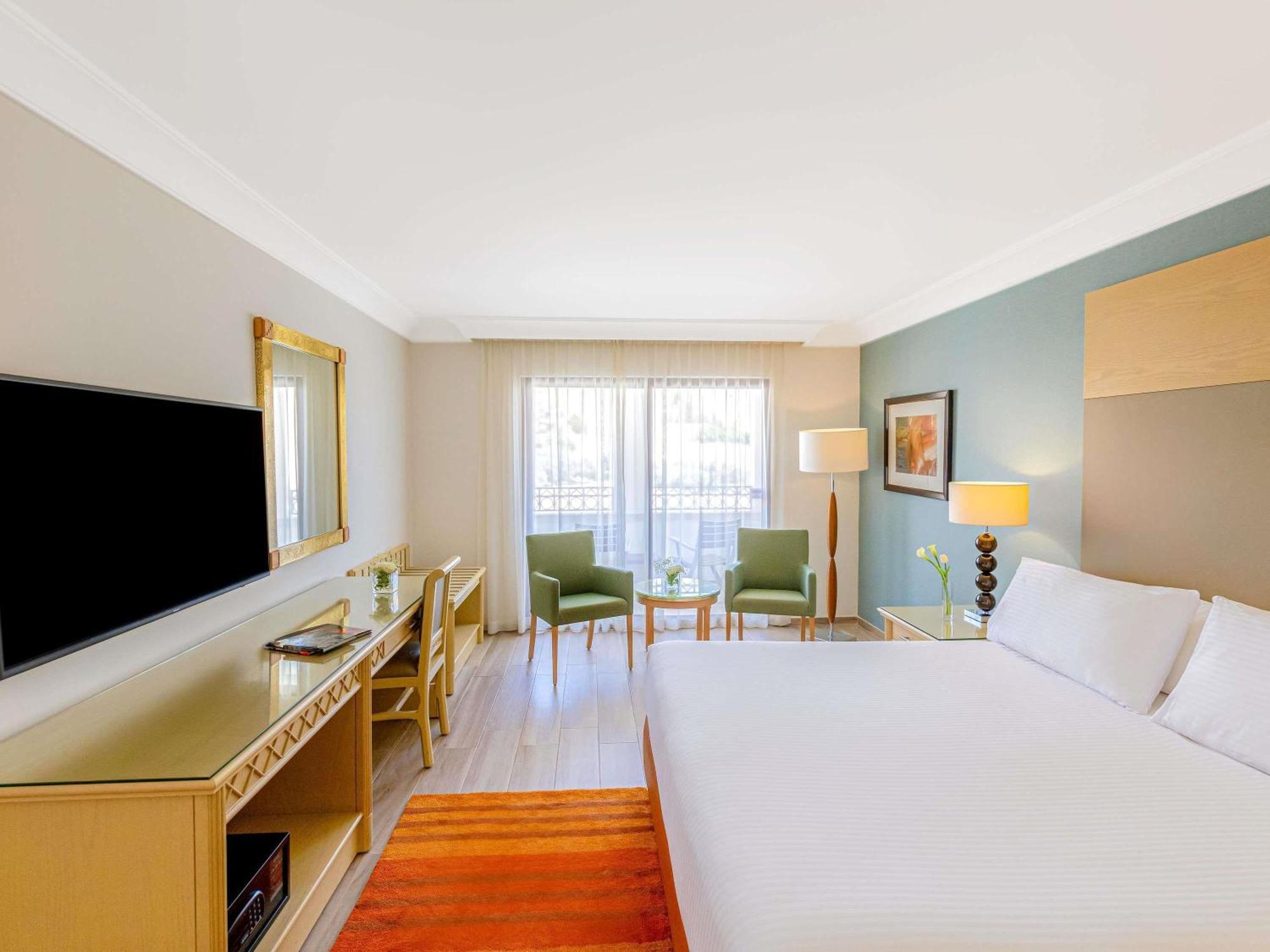 Superior King Room