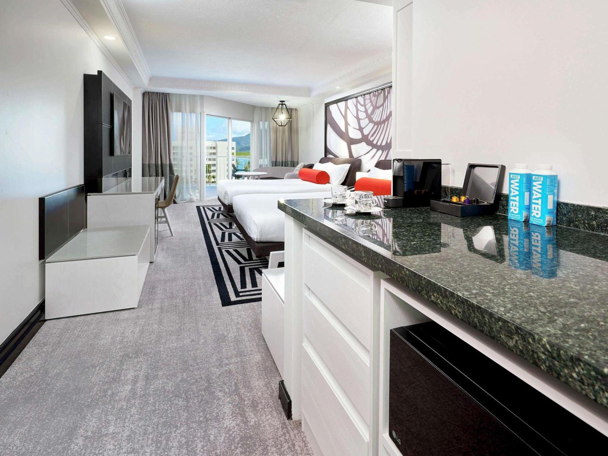 Grand Superior Twin Room with City or Mountain View,1717027691:JPEG