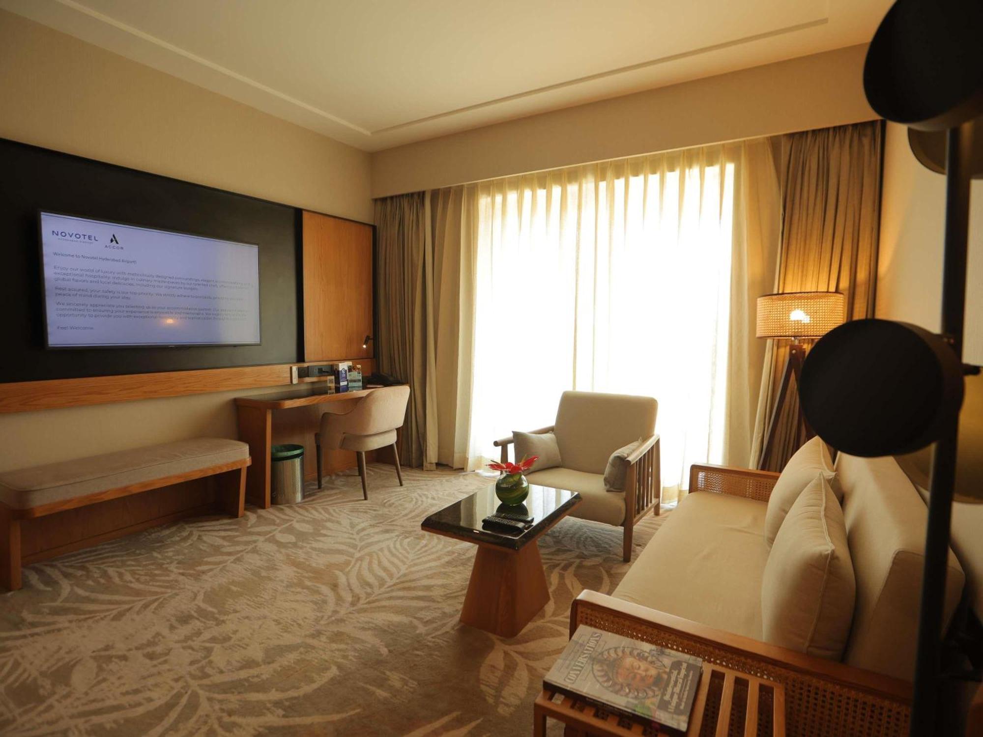 Superior Suite with Pool view and Lounge Access - Happy Hours 6:30 PM to 8:30 PM