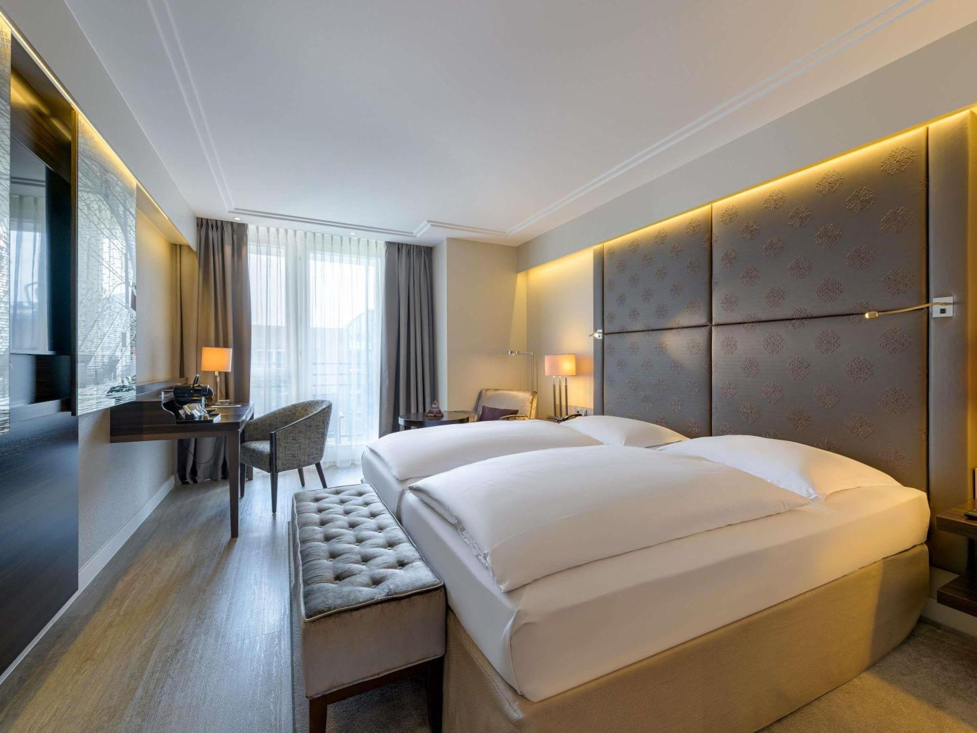 Classic Queen Room