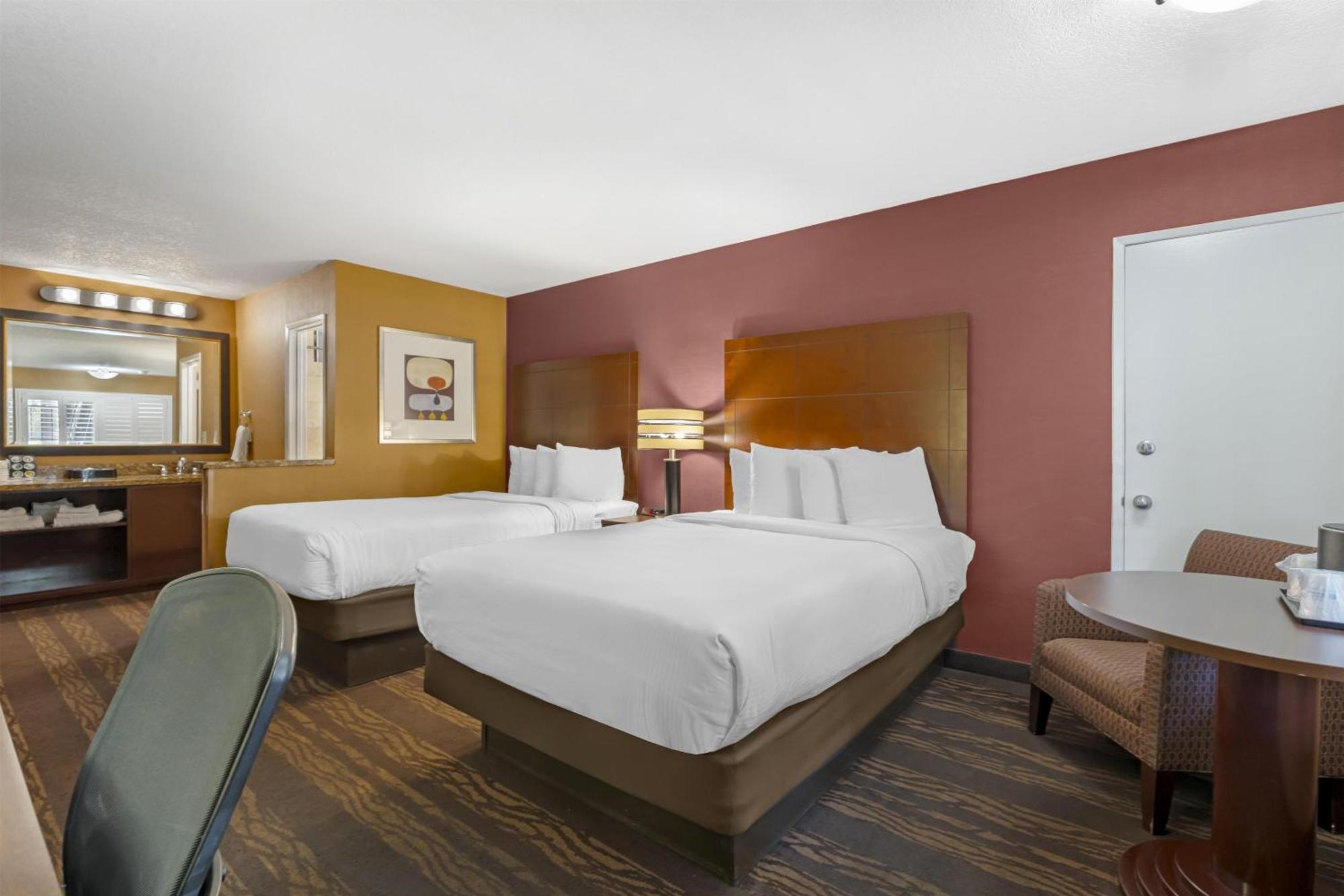 Double Room with Two Double Beds - Non-Smoking