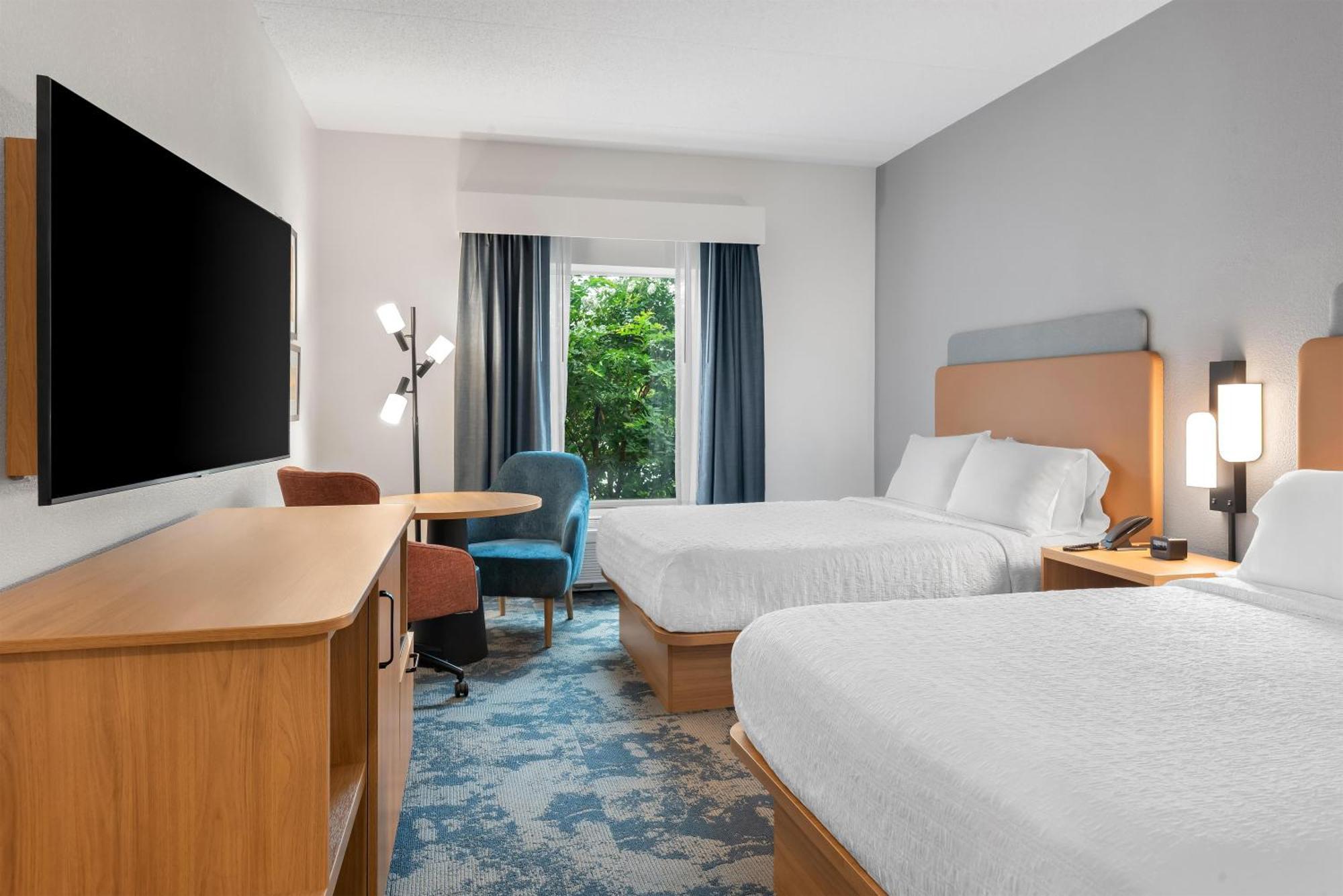 Room with Two Queen Beds - Non-Smoking